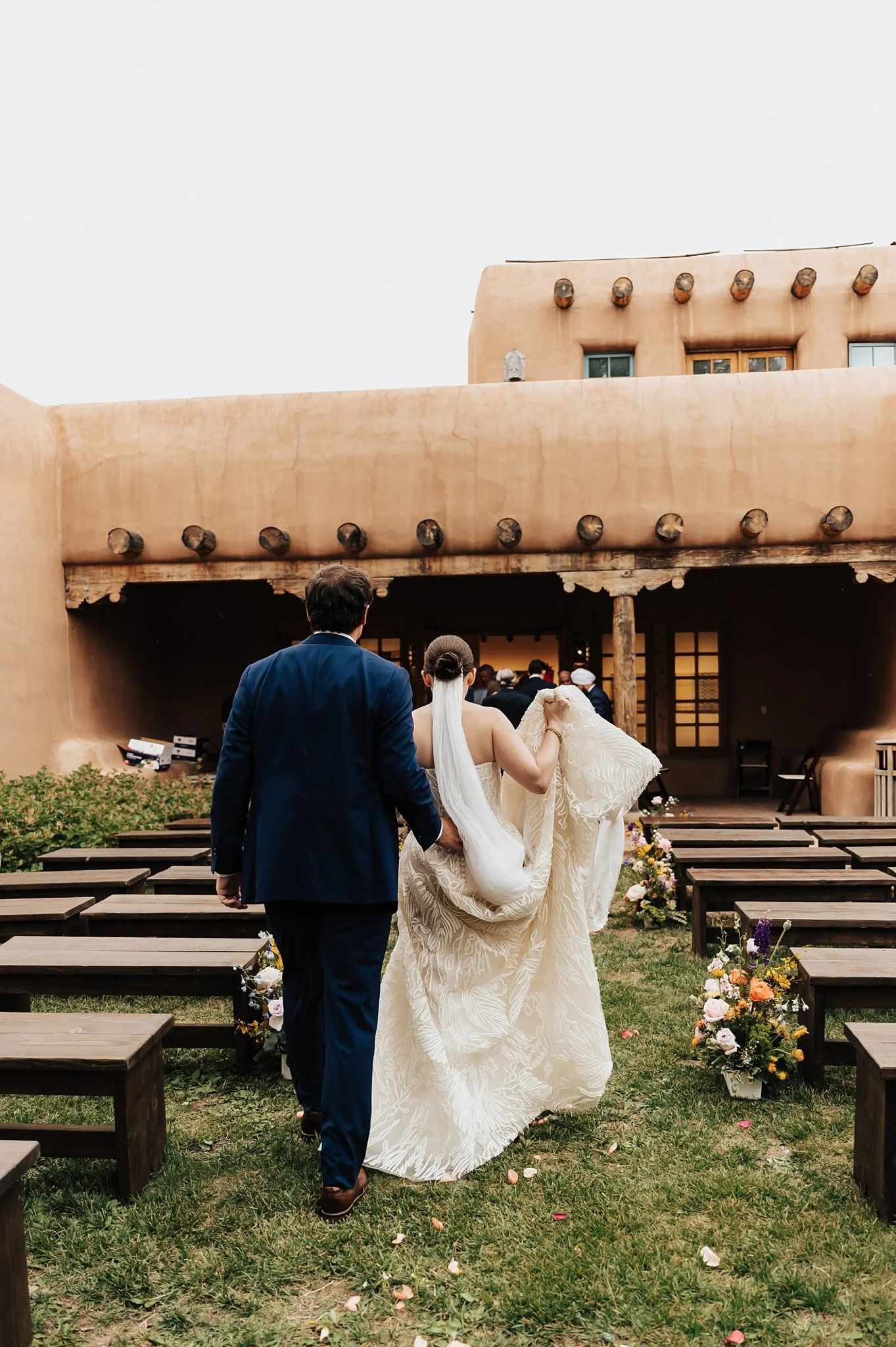 Alicia+lucia+photography+-+garden+wedding+-+gerald+peters+wedding+-+la+posada+wedding_0077.jpg