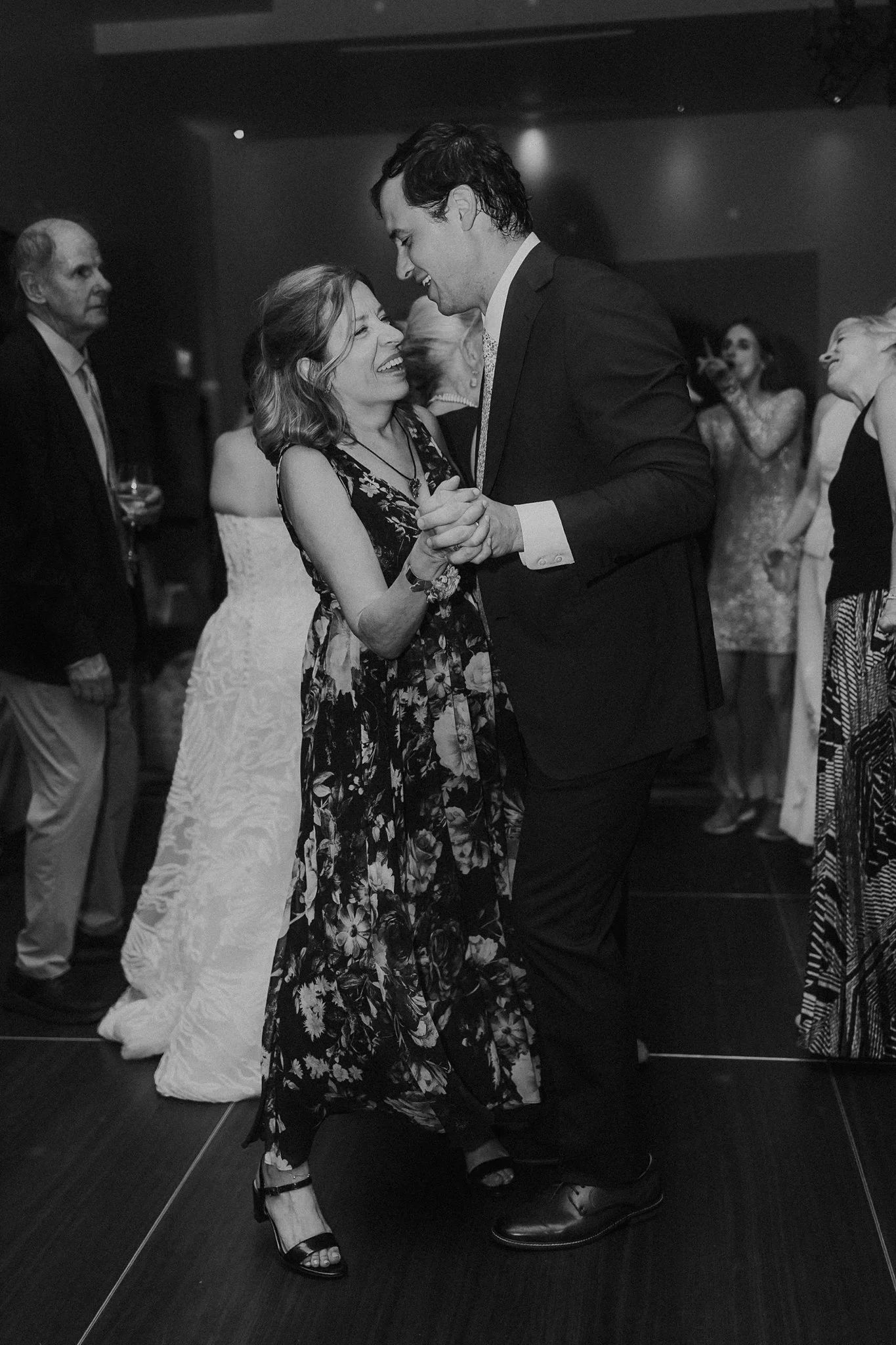 Alicia+lucia+photography+-+garden+wedding+-+gerald+peters+wedding+-+la+posada+wedding_0183.jpg