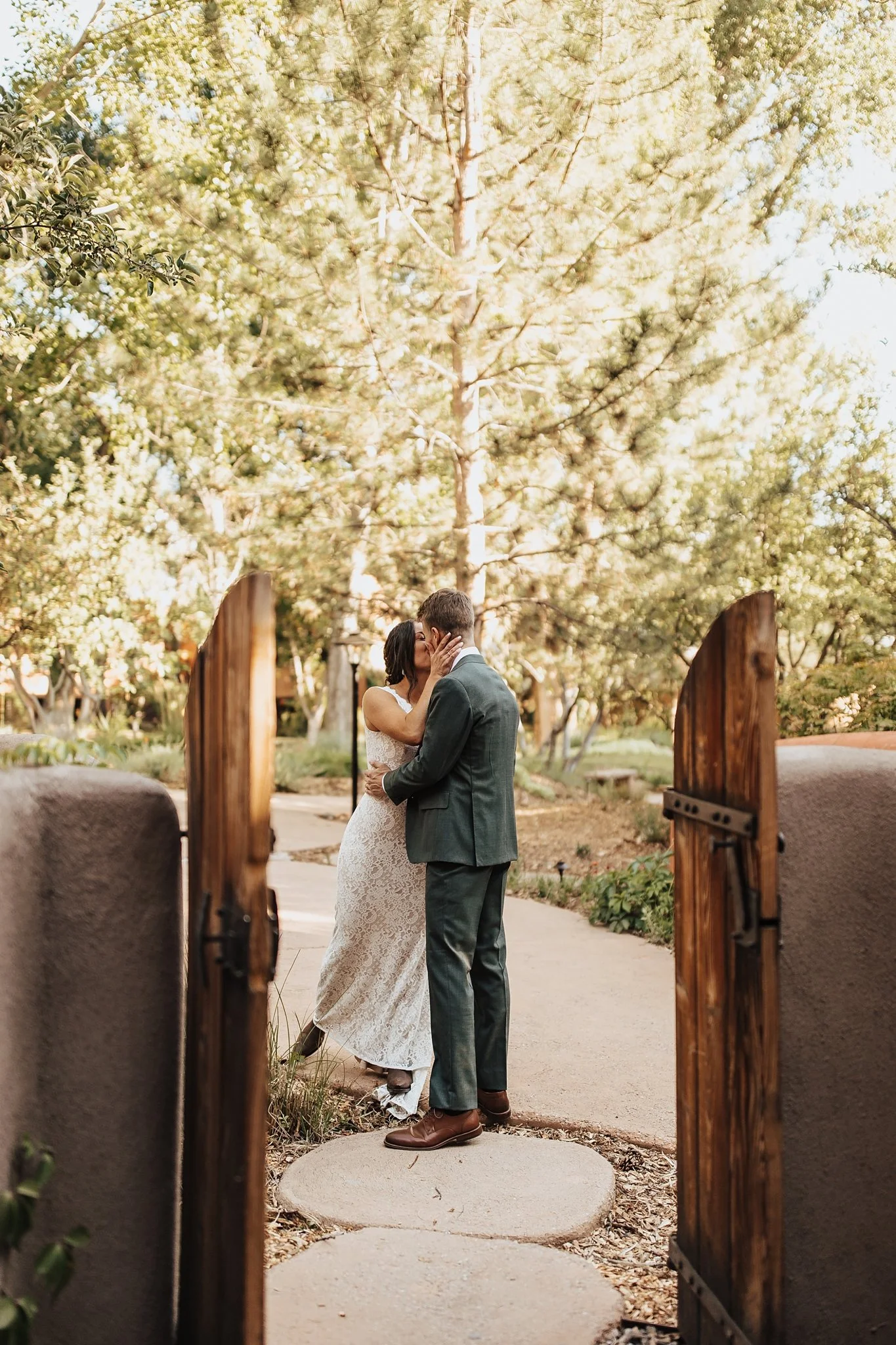 Alicia+lucia+photography+-+taos+wedding+-+el+monte+sagrado+wedding+-+taos+gorge+wedding_0017.jpg