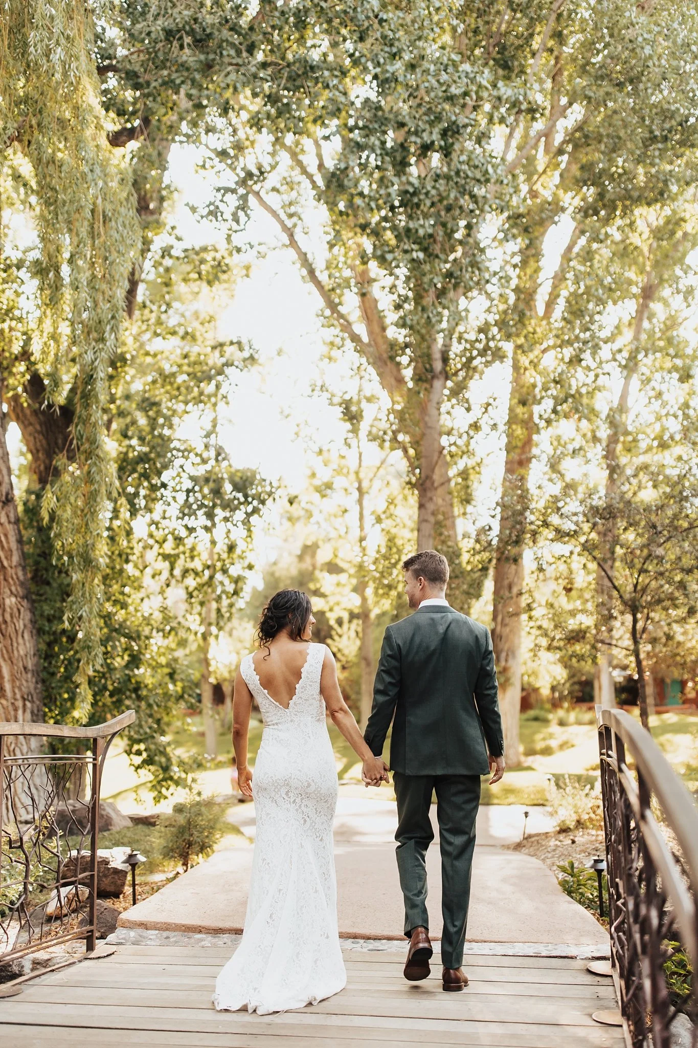 Alicia+lucia+photography+-+taos+wedding+-+el+monte+sagrado+wedding+-+taos+gorge+wedding_0020.jpg