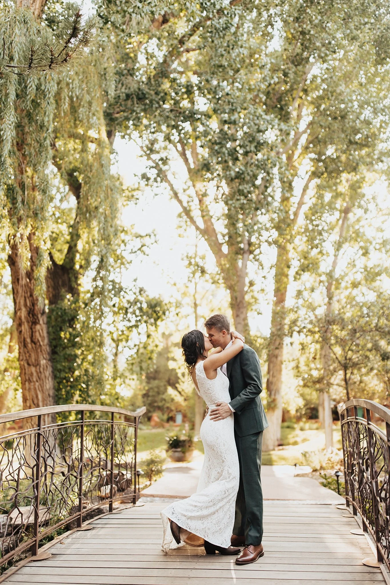 Alicia+lucia+photography+-+taos+wedding+-+el+monte+sagrado+wedding+-+taos+gorge+wedding_0021.jpg