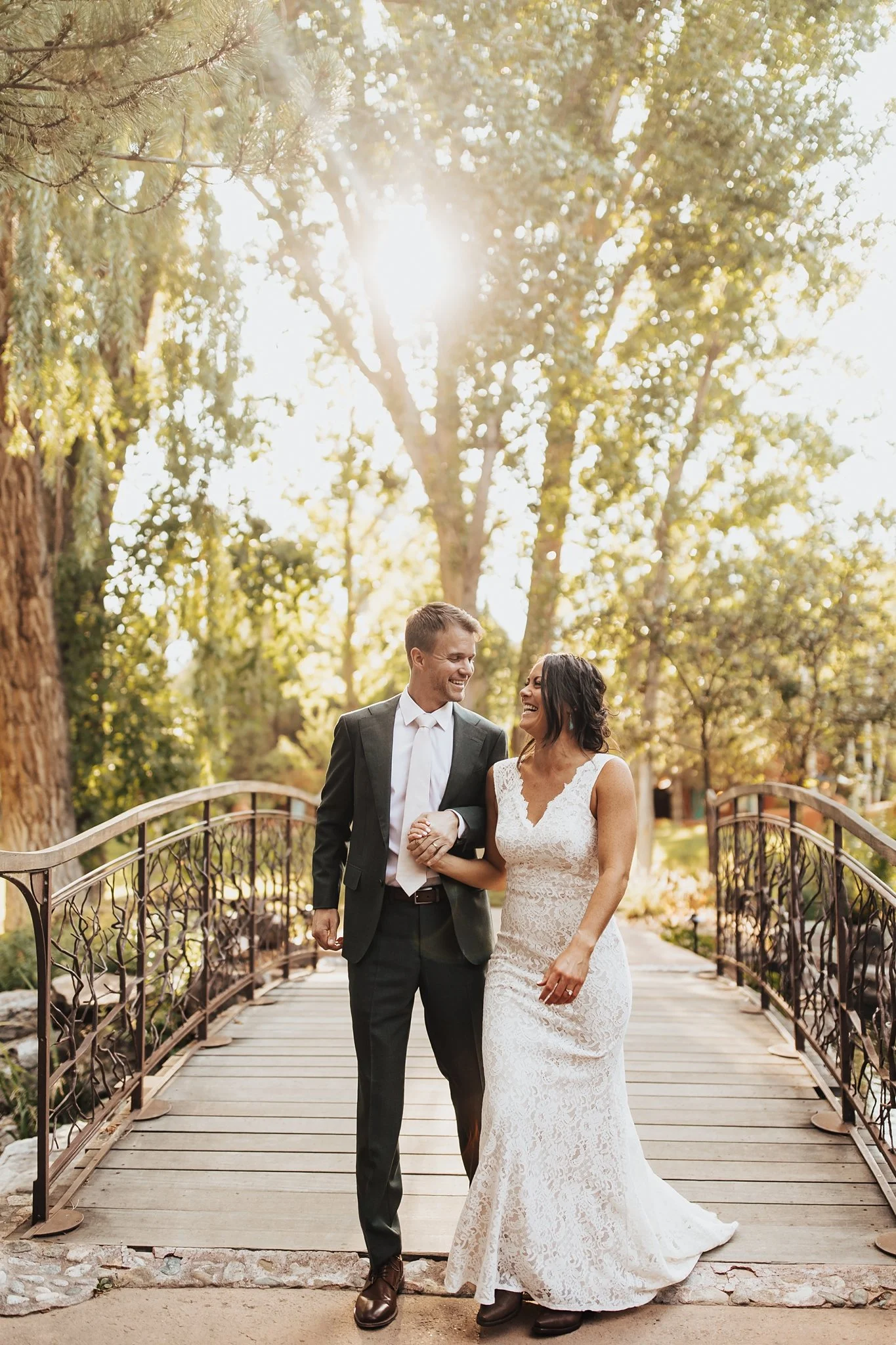 Alicia+lucia+photography+-+taos+wedding+-+el+monte+sagrado+wedding+-+taos+gorge+wedding_0030.jpg