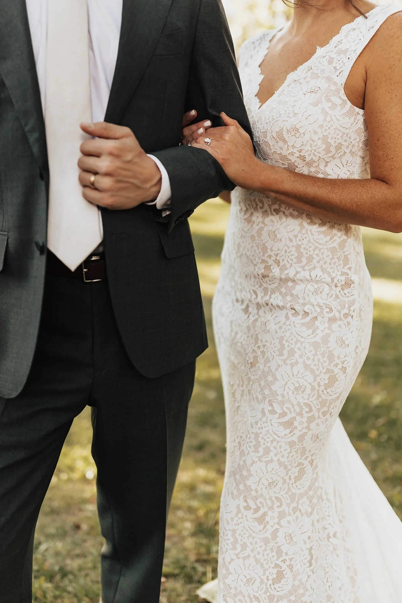 Alicia+lucia+photography+-+taos+wedding+-+el+monte+sagrado+wedding+-+taos+gorge+wedding_0041.jpg