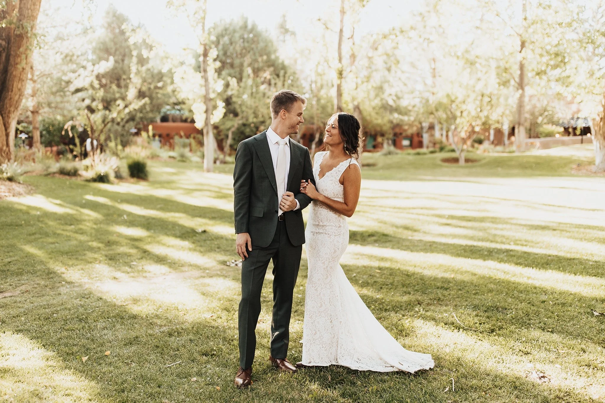 Alicia+lucia+photography+-+taos+wedding+-+el+monte+sagrado+wedding+-+taos+gorge+wedding_0042.jpg