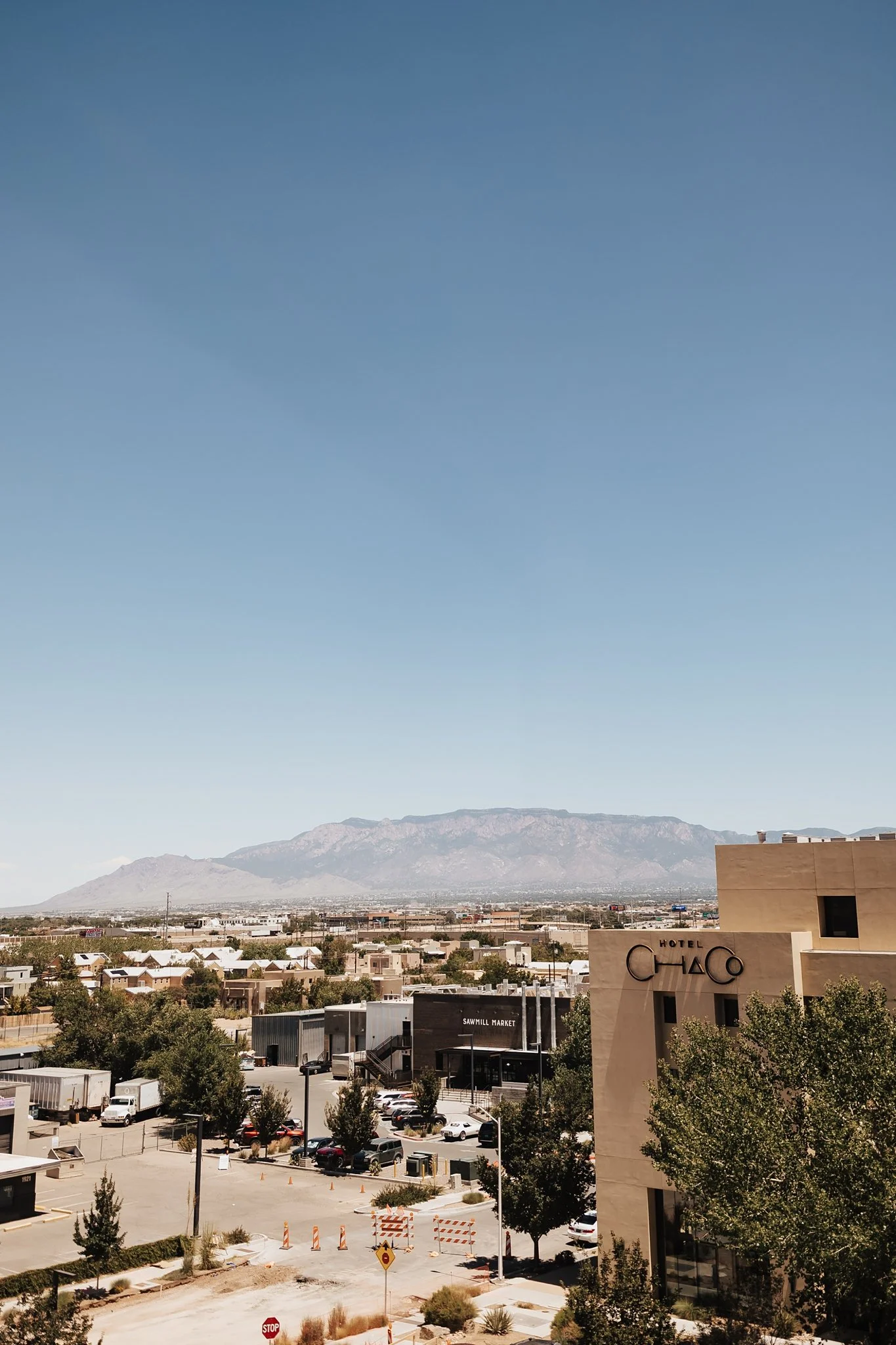 Alicia+lucia+photography+-+hotel+albuquerque+-+old+town+wedding+-+albuquerque+wedding_0003.jpg