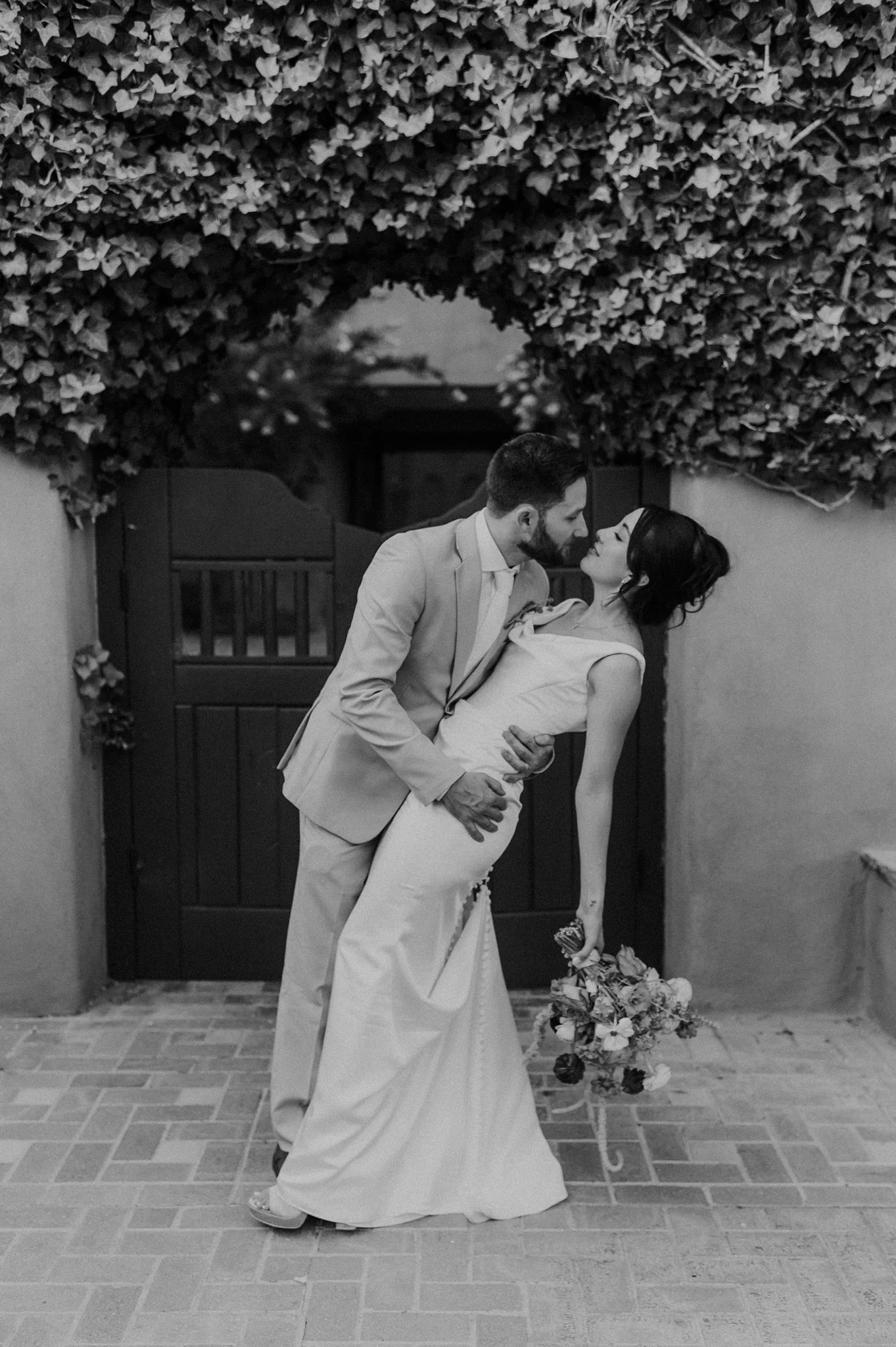 Alicia+lucia+photography+-+hotel+albuquerque+-+old+town+wedding+-+albuquerque+wedding_0084.jpg