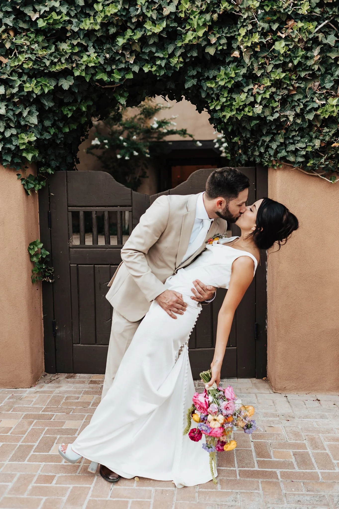 Alicia+lucia+photography+-+hotel+albuquerque+-+old+town+wedding+-+albuquerque+wedding_0083.jpg
