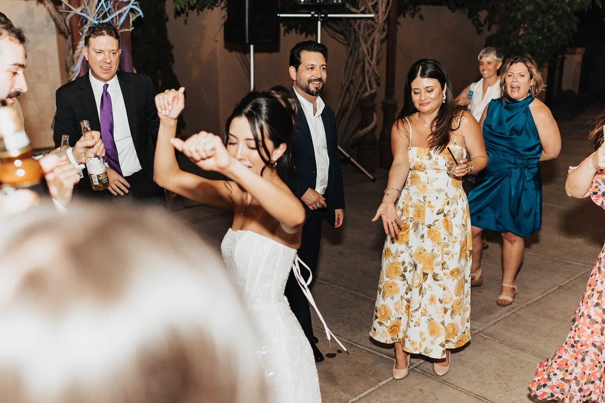 Alicia+lucia+photography+-+hotel+albuquerque+-+old+town+wedding+-+albuquerque+wedding_0153.jpg
