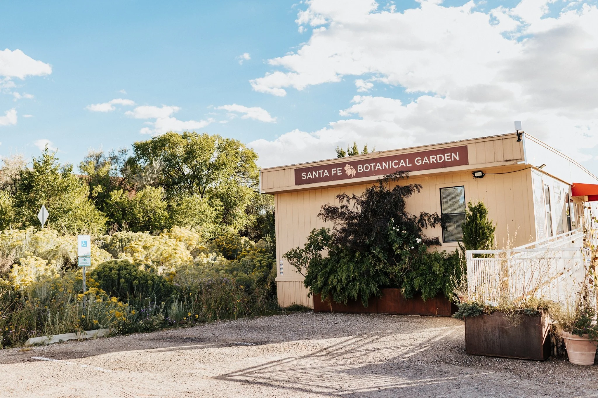 Alicia+lucia+photography+-+santa+fe+botanical+garden+-+santa+fe+botanic+garden+-+destination+wedding_0016.jpg
