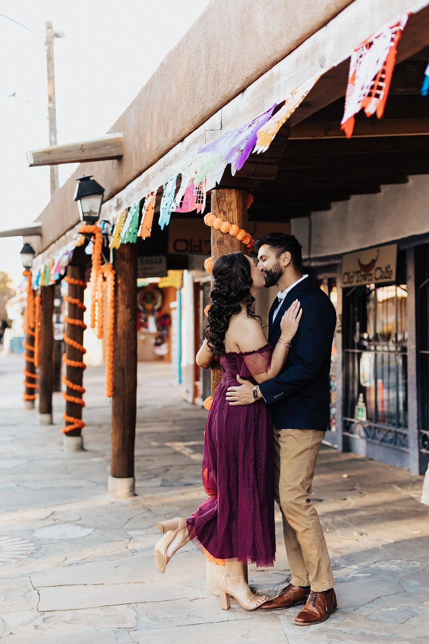 Alicia+lucia+photography+-+southwest+engagement+-+old+town+albuquerque+-+old+town+albuquerque+engagement+-+santa+fe+wedding_0018.jpg