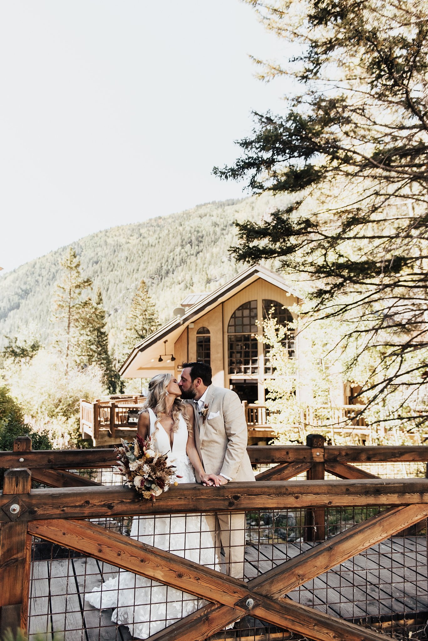 Alicia+lucia+photography+-+taos+wedding+-+taos+ski+valley+-+ski+resort+wedding_0061.jpg