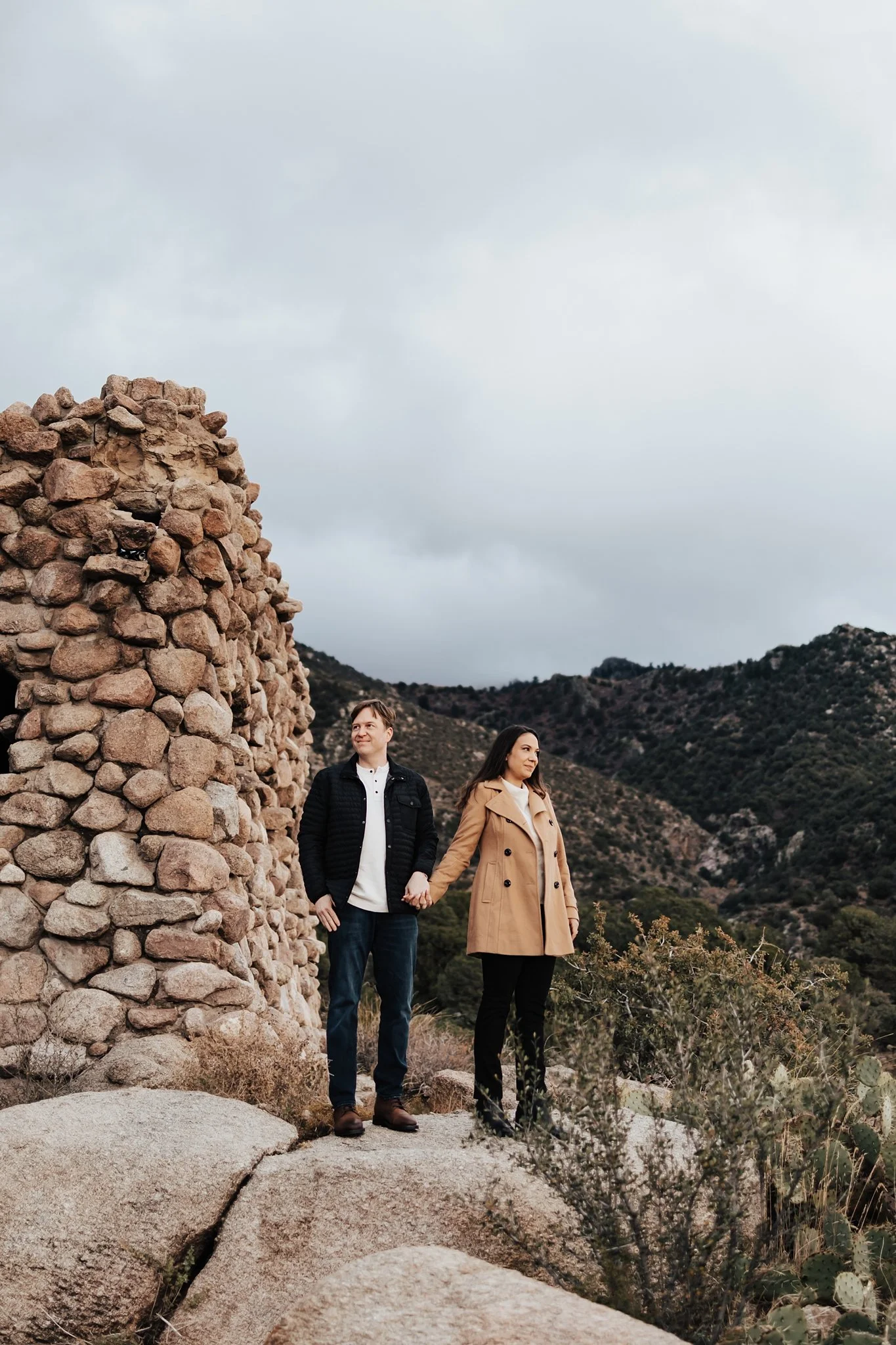 Alicia+lucia+photography+-+desert+engagement+-+mountain+engagement+-+southwest+engagement_0013.jpg