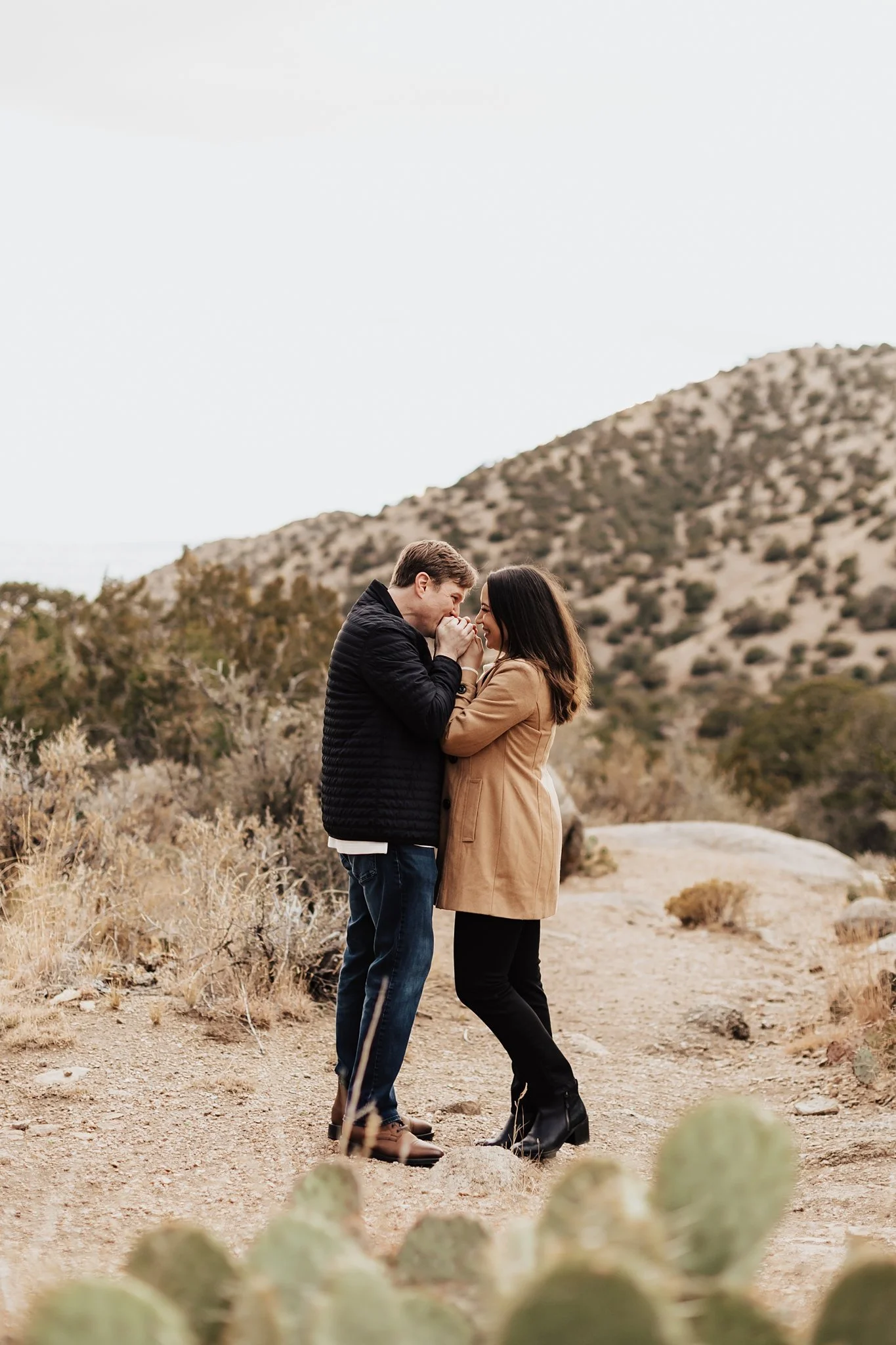 Alicia+lucia+photography+-+desert+engagement+-+mountain+engagement+-+southwest+engagement_0023.jpg