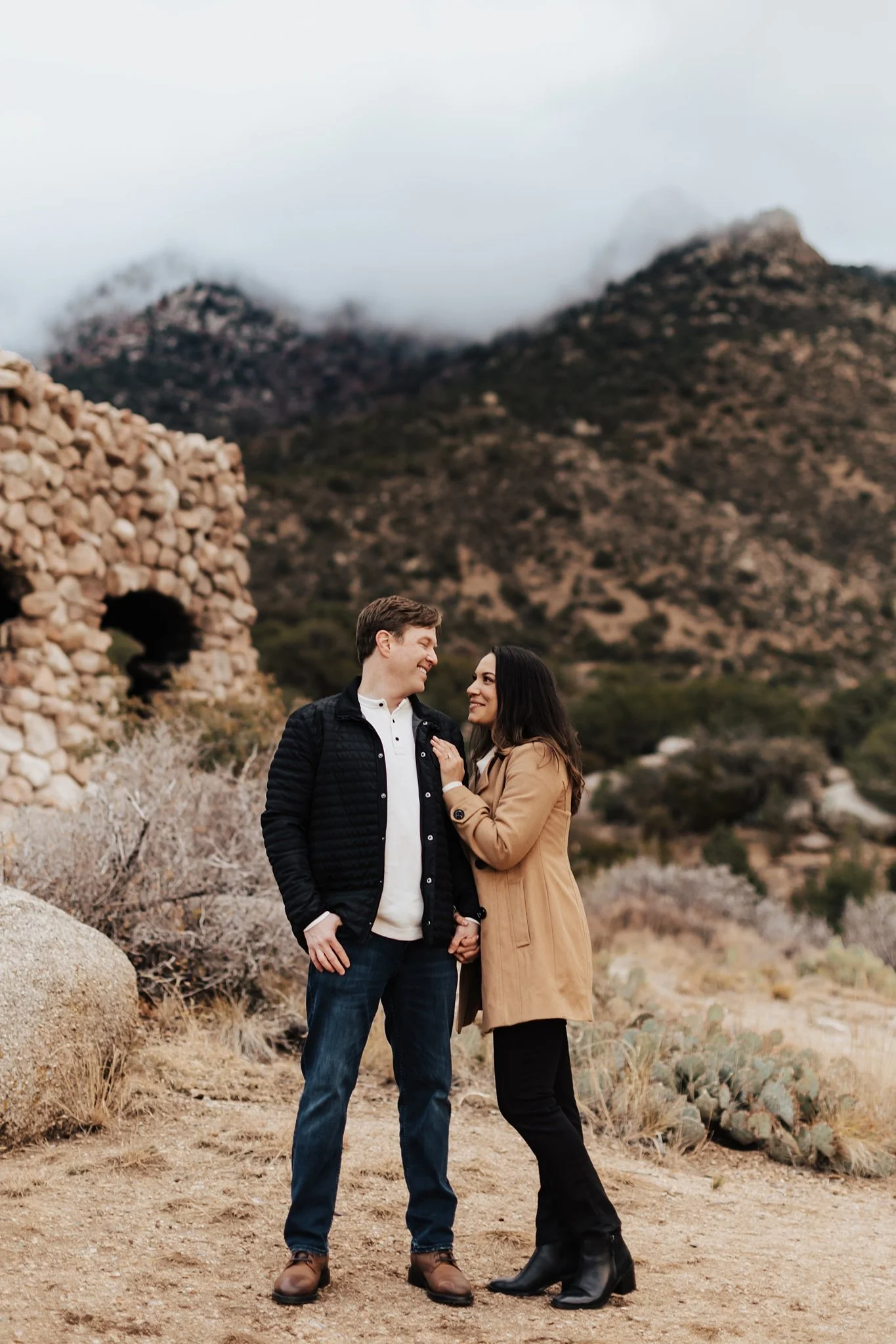 Alicia+lucia+photography+-+desert+engagement+-+mountain+engagement+-+southwest+engagement_0039.jpg