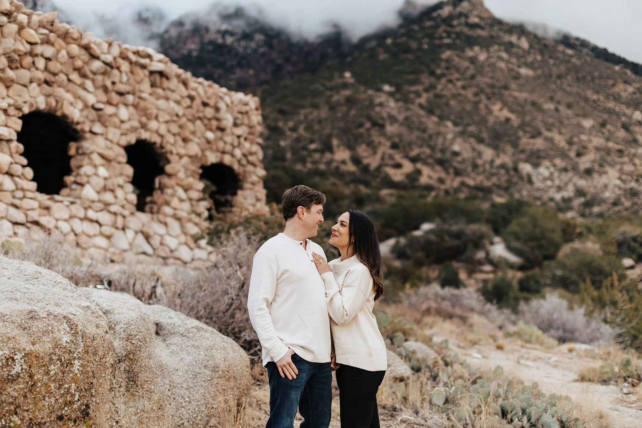 Alicia+lucia+photography+-+desert+engagement+-+mountain+engagement+-+southwest+engagement_0042.jpg