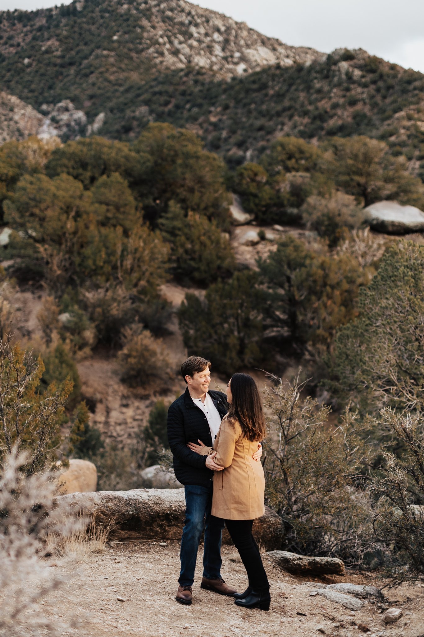 Alicia+lucia+photography+-+desert+engagement+-+mountain+engagement+-+southwest+engagement_0054.jpg