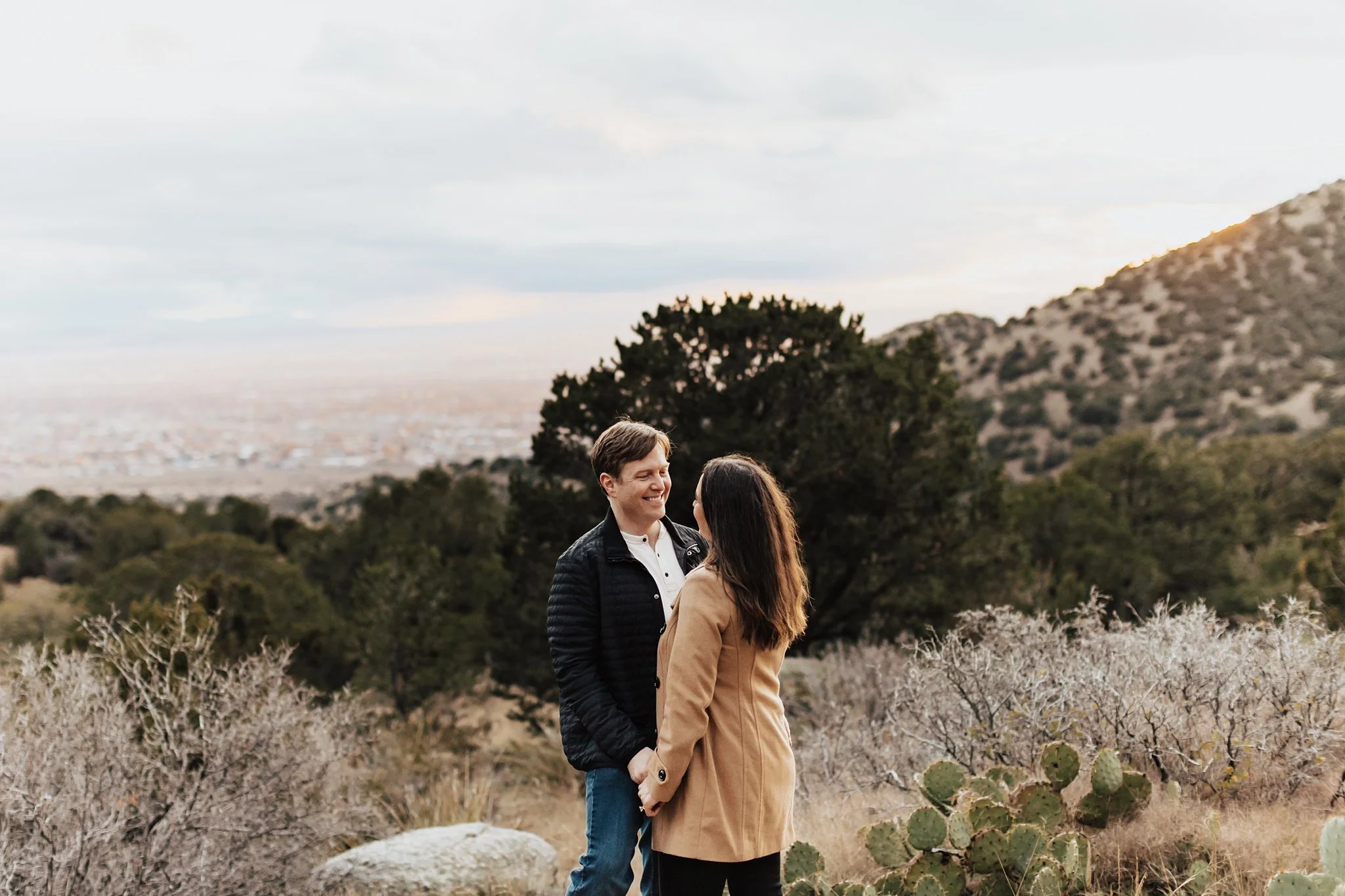 Alicia+lucia+photography+-+desert+engagement+-+mountain+engagement+-+southwest+engagement_0068.jpg