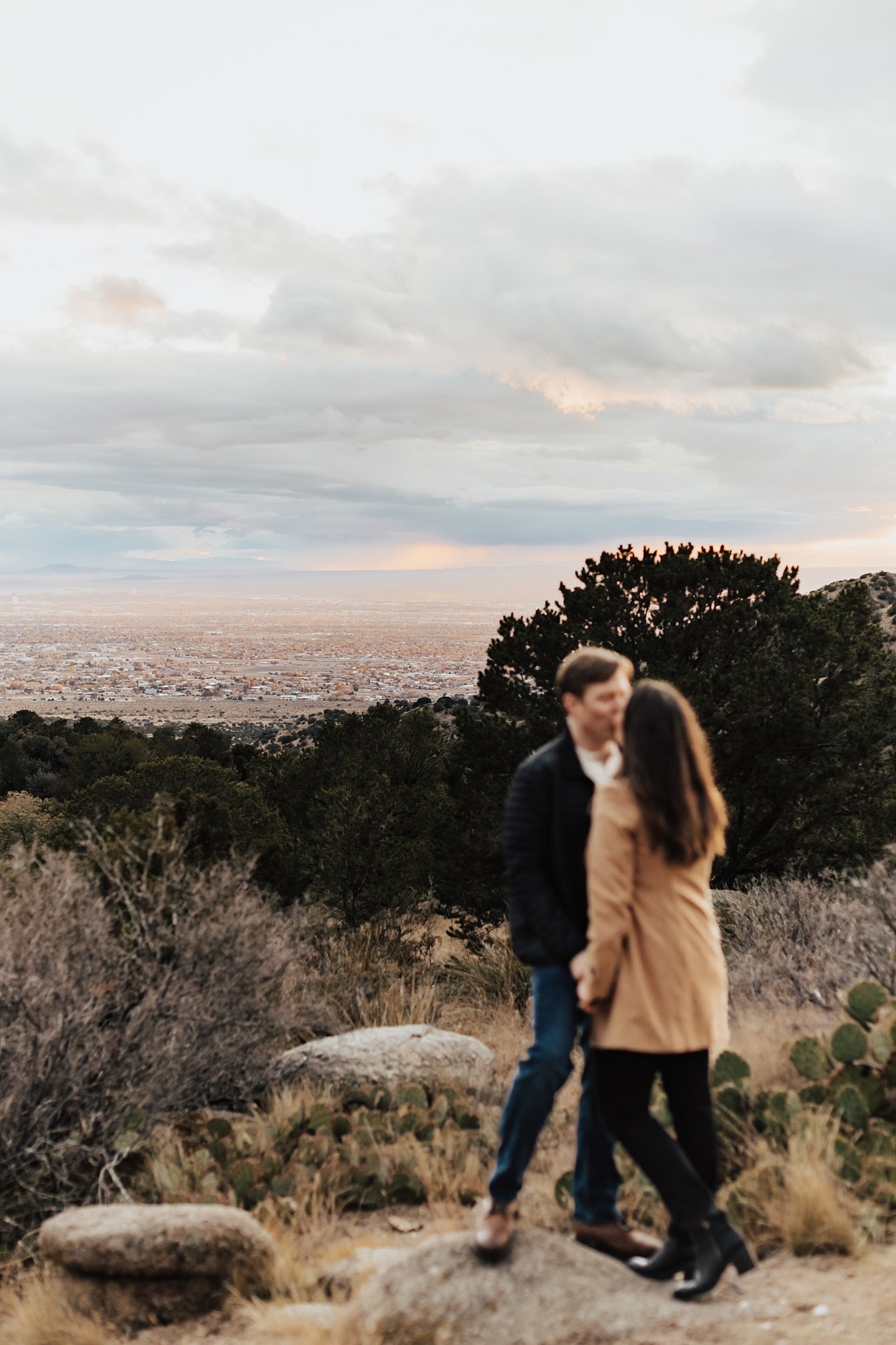Alicia+lucia+photography+-+desert+engagement+-+mountain+engagement+-+southwest+engagement_0069.jpg
