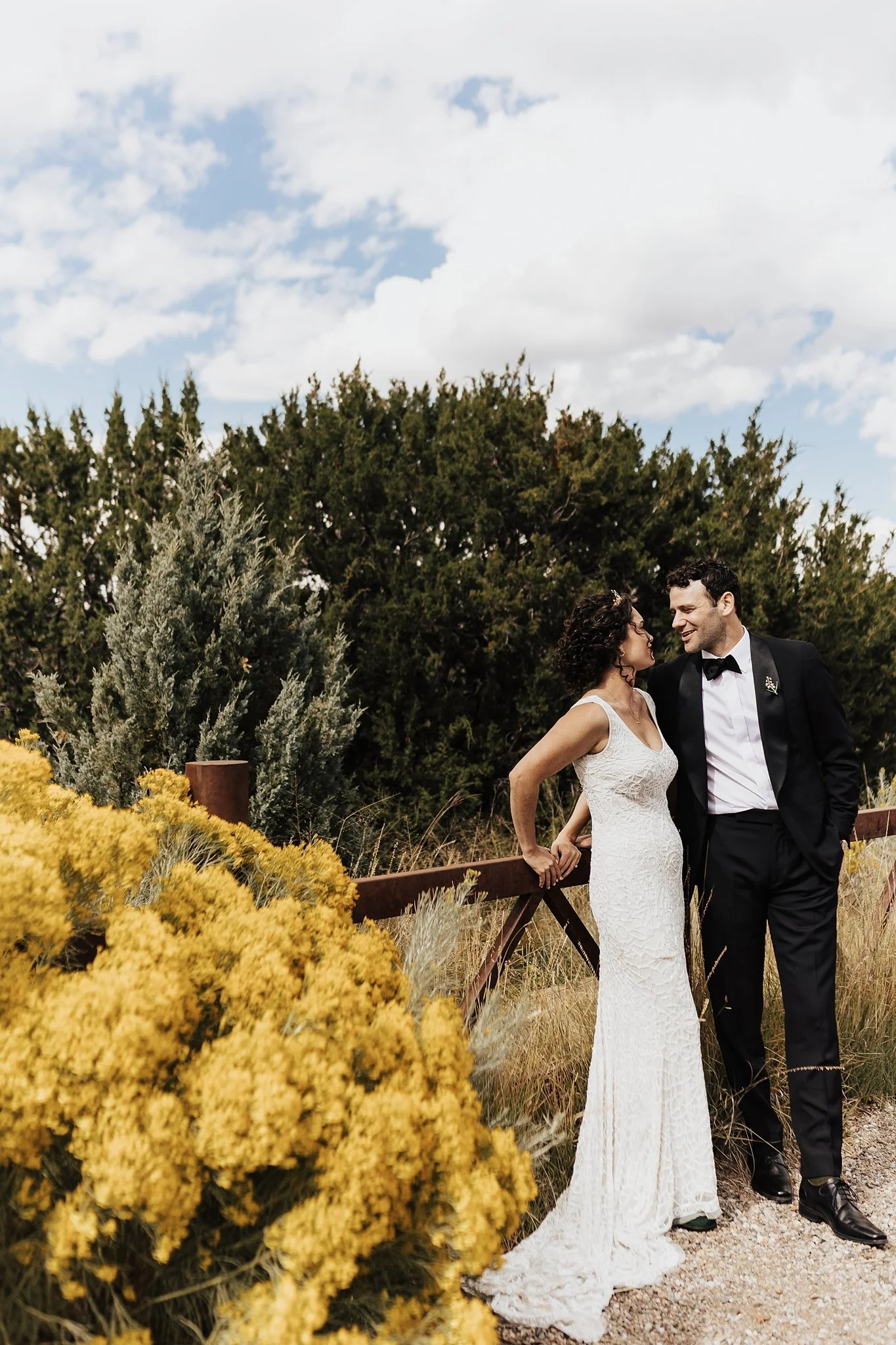 Alicia+lucia+photography+-+destination+wedding+-+botanical+garden+wedding+-+santa+fe+botanical+garden+-+santa+fe+plaza_0086.jpg