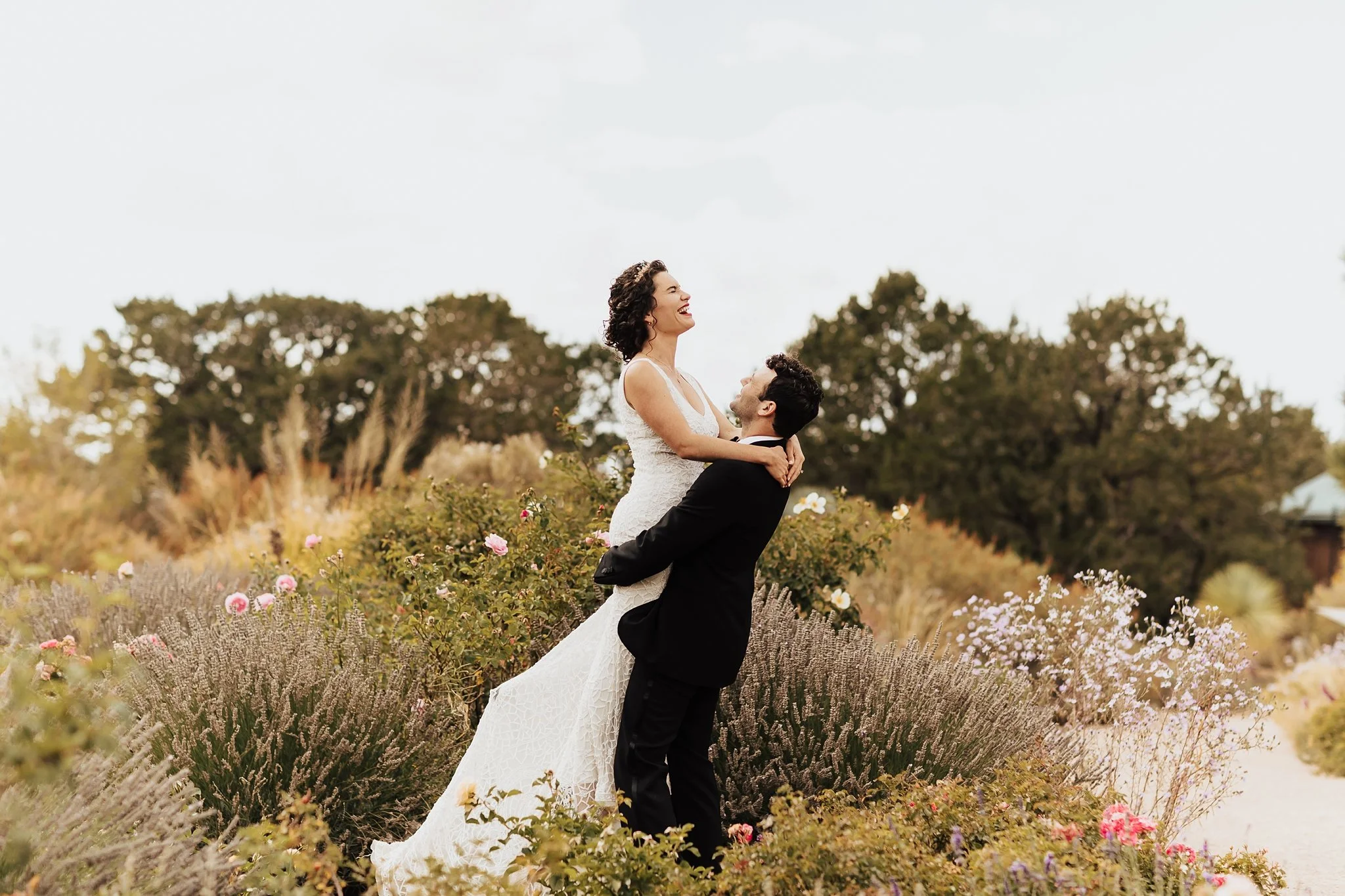 Alicia+lucia+photography+-+destination+wedding+-+botanical+garden+wedding+-+santa+fe+botanical+garden+-+santa+fe+plaza_0094.jpg