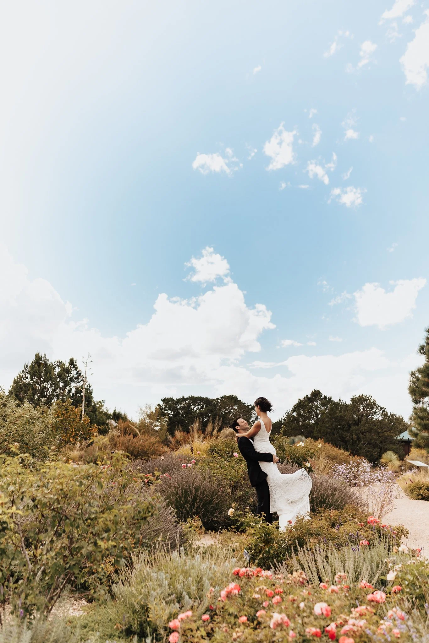 Alicia+lucia+photography+-+destination+wedding+-+botanical+garden+wedding+-+santa+fe+botanical+garden+-+santa+fe+plaza_0095.jpg