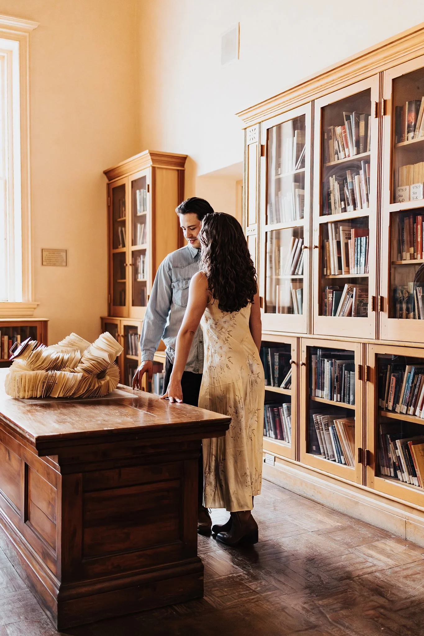 Alicia+lucia+photography+-+santa+fe+engagement+book+shop+engagement+-+library+engagement_0007.jpg
