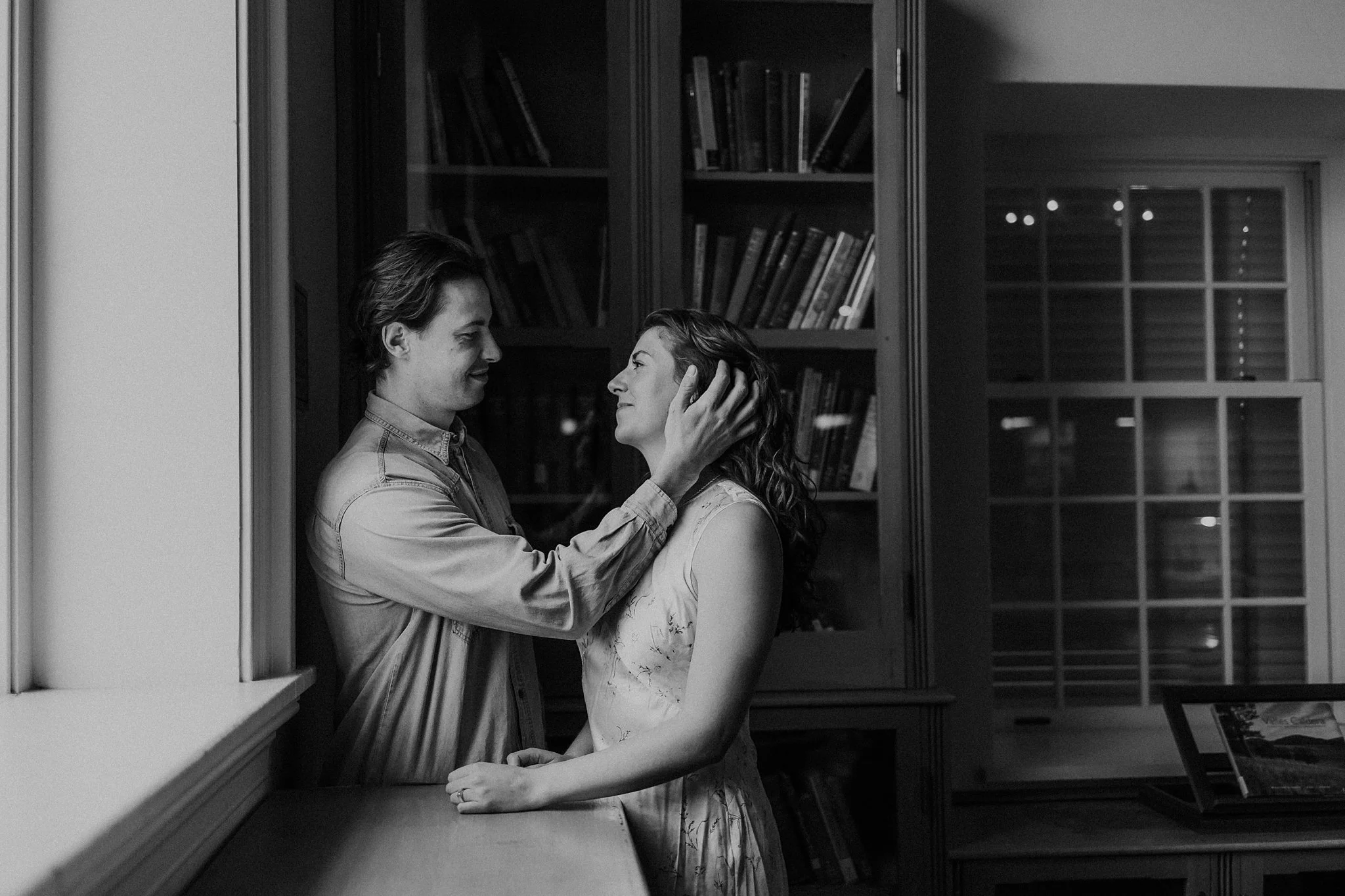 Alicia+lucia+photography+-+santa+fe+engagement+book+shop+engagement+-+library+engagement_0018.jpg