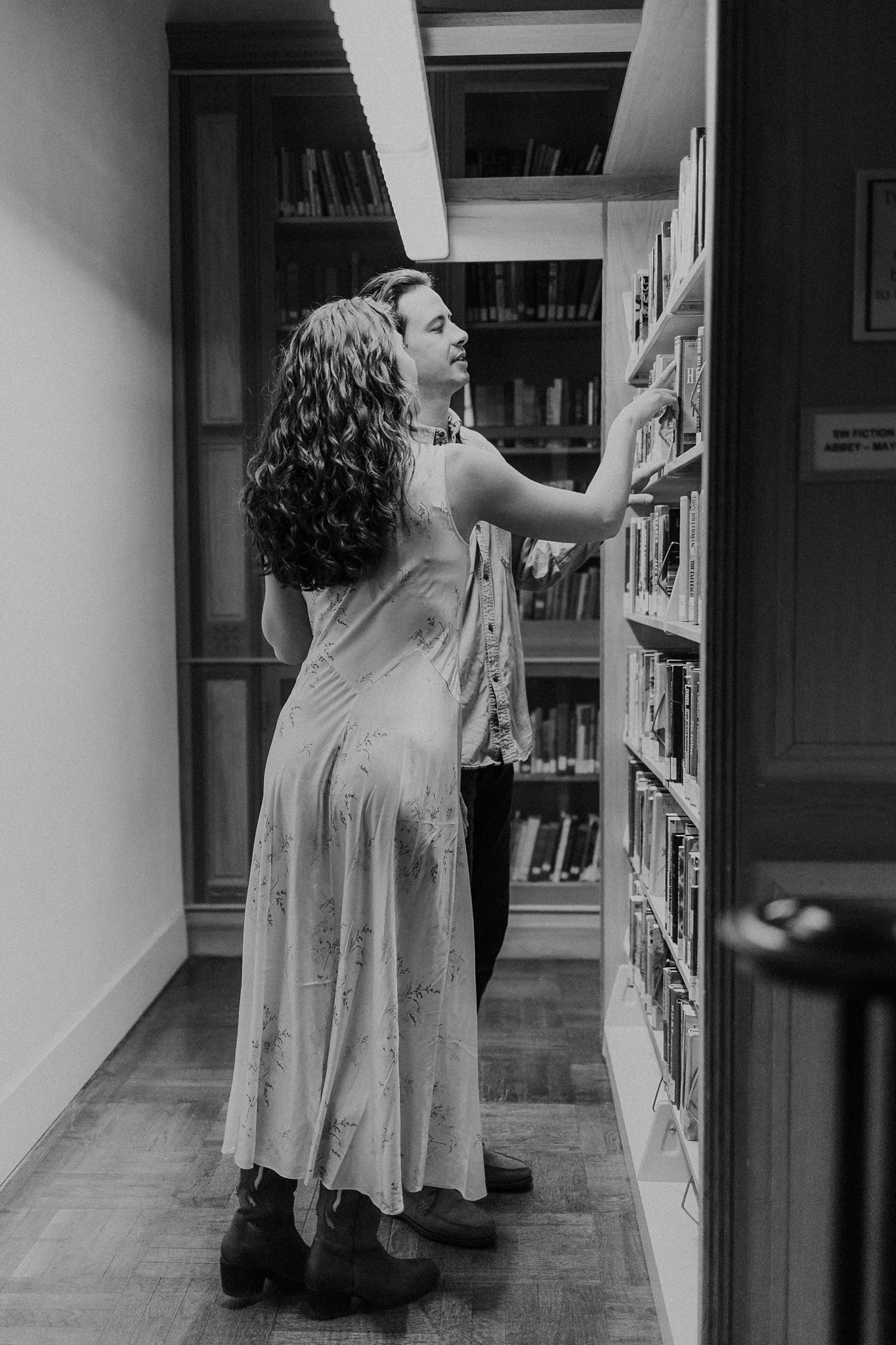 Alicia+lucia+photography+-+santa+fe+engagement+book+shop+engagement+-+library+engagement_0042.jpg