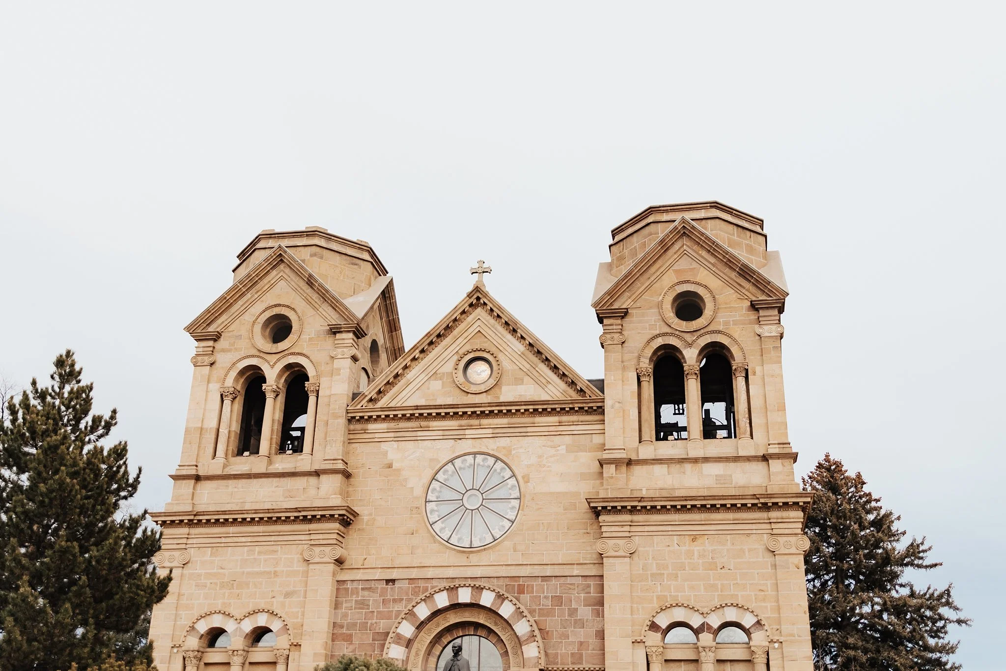 Alicia+lucia+photography+-+santa+fe+engagement+book+shop+engagement+-+library+engagement_0077.jpg