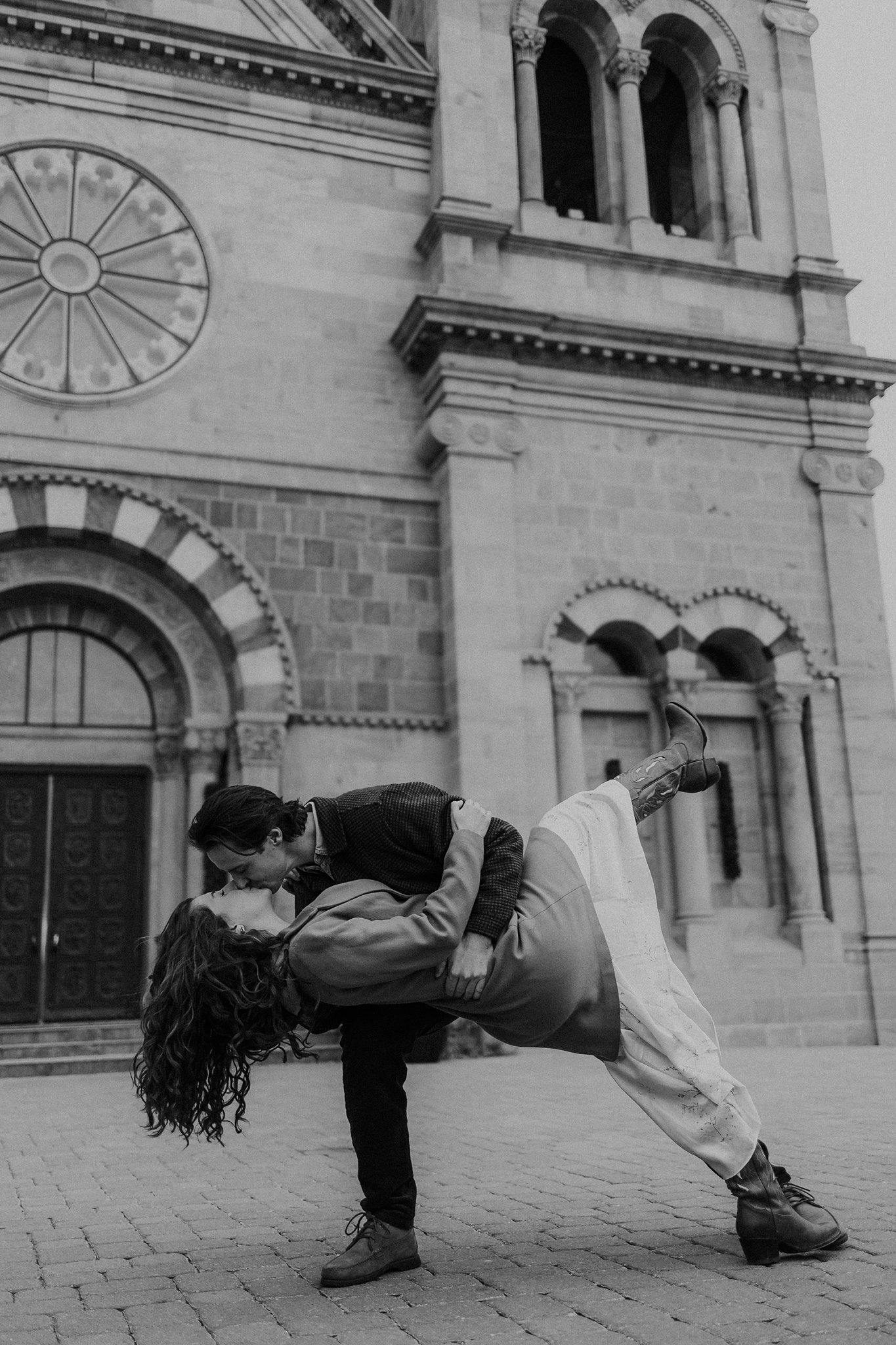 Alicia+lucia+photography+-+santa+fe+engagement+book+shop+engagement+-+library+engagement_0091.jpg
