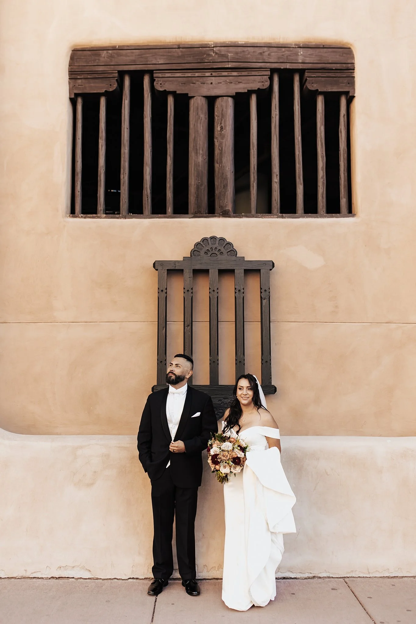 Alicia+lucia+photography+-+santa+fe+wedding+-+santa+fe+plaza+-+la+fondaa+wedding_0113.jpg