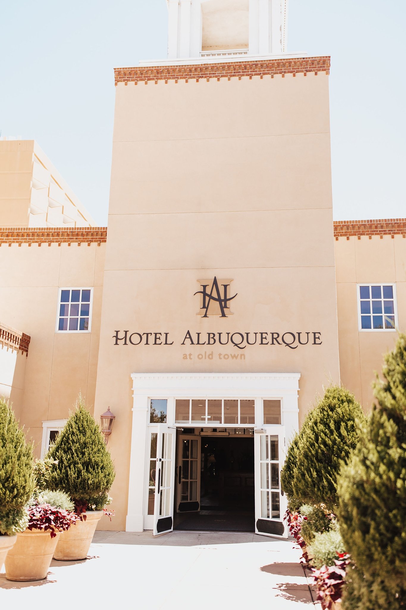 Alicia+lucia+photography+-+hotel+albuqerque+wedding+-+hotel+chaco+wedding+-+old+town+wedding+-+destination+wedding_0002.jpg
