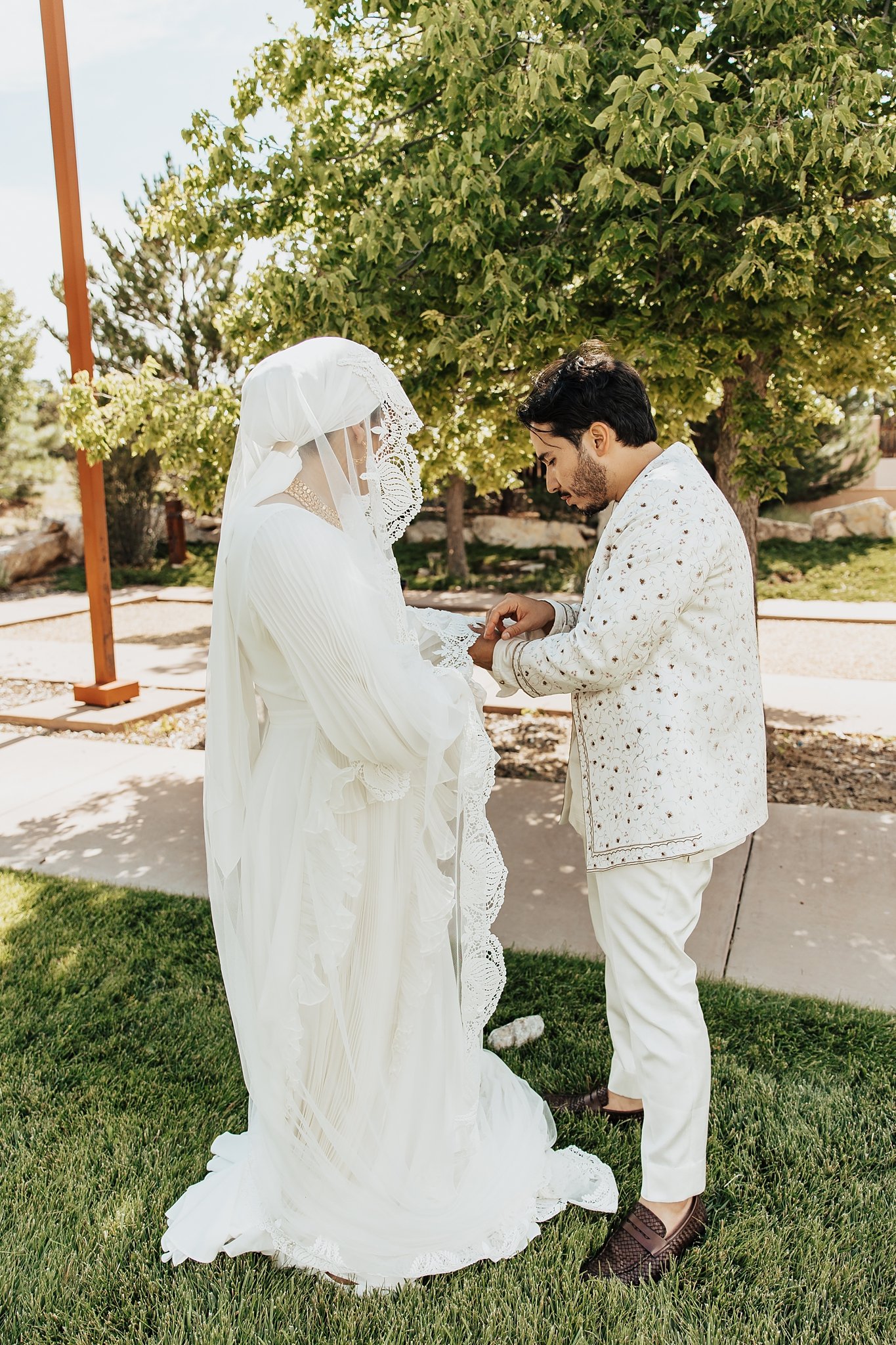 Alicia+lucia+photography+-+multicultural+wedding+-+southwest+wedding+-+naturepointe+wedding+-+albuquerque+wedding_0020.jpg