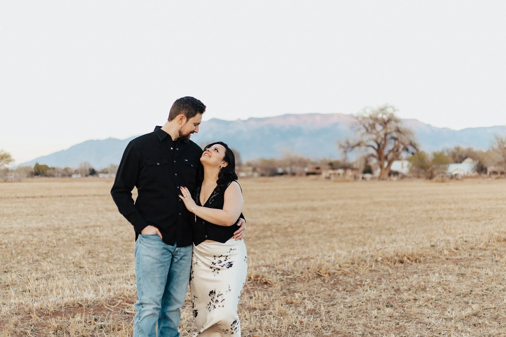 Alicia+lucia+photography+-+desert+engagement+-+southwest+engagement+-+santa+fe+wedding_0060.jpg