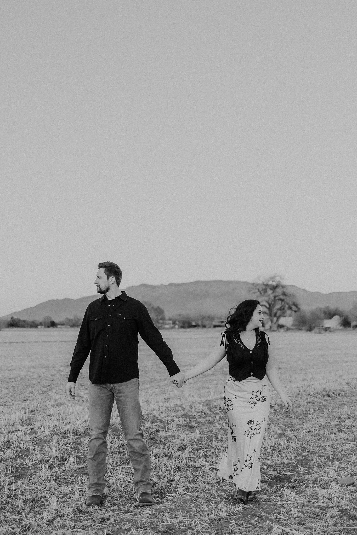 Alicia+lucia+photography+-+desert+engagement+-+southwest+engagement+-+santa+fe+wedding_0073.jpg