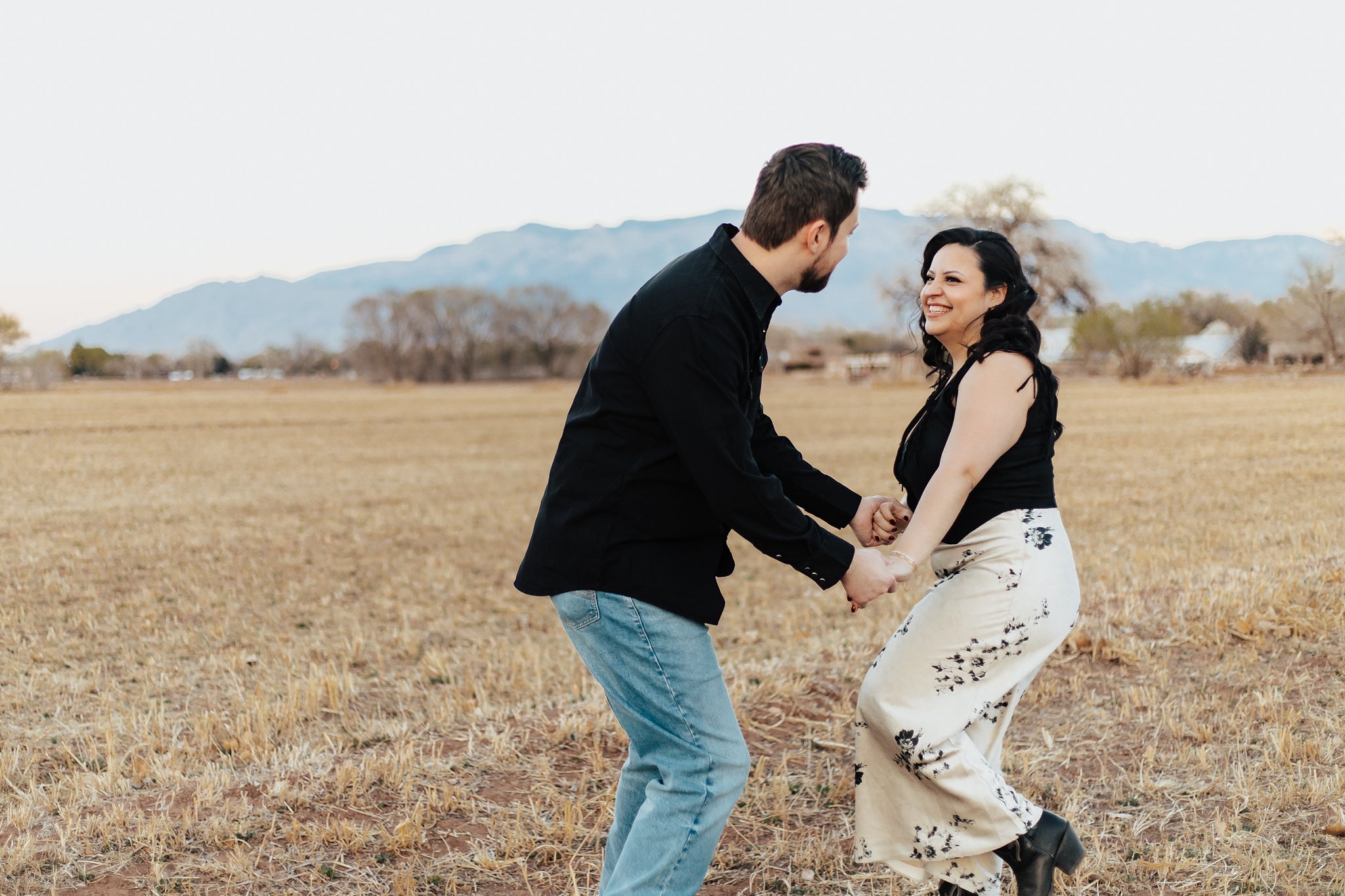 Alicia+lucia+photography+-+desert+engagement+-+southwest+engagement+-+santa+fe+wedding_0075.jpg