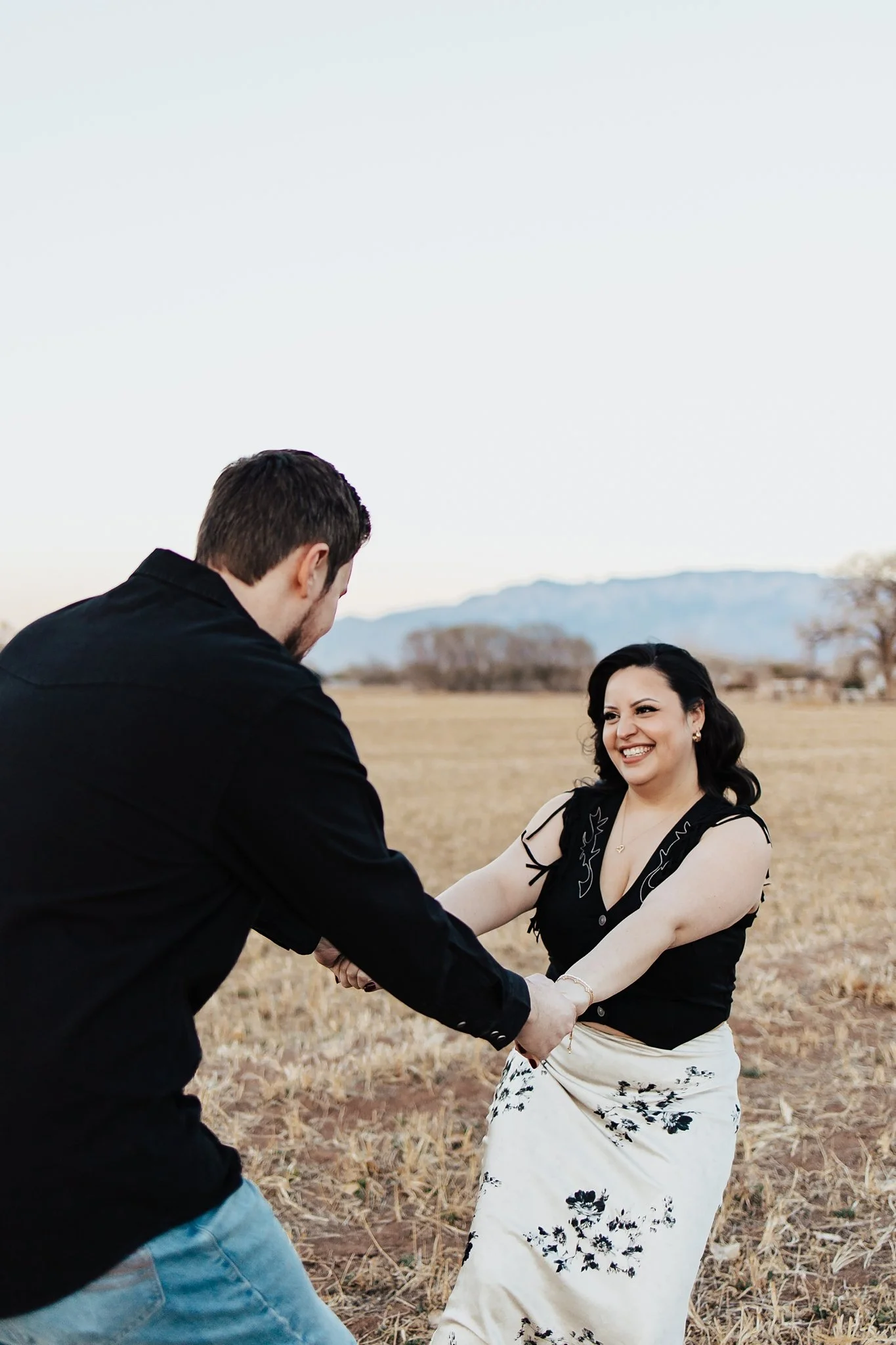 Alicia+lucia+photography+-+desert+engagement+-+southwest+engagement+-+santa+fe+wedding_0076.jpg
