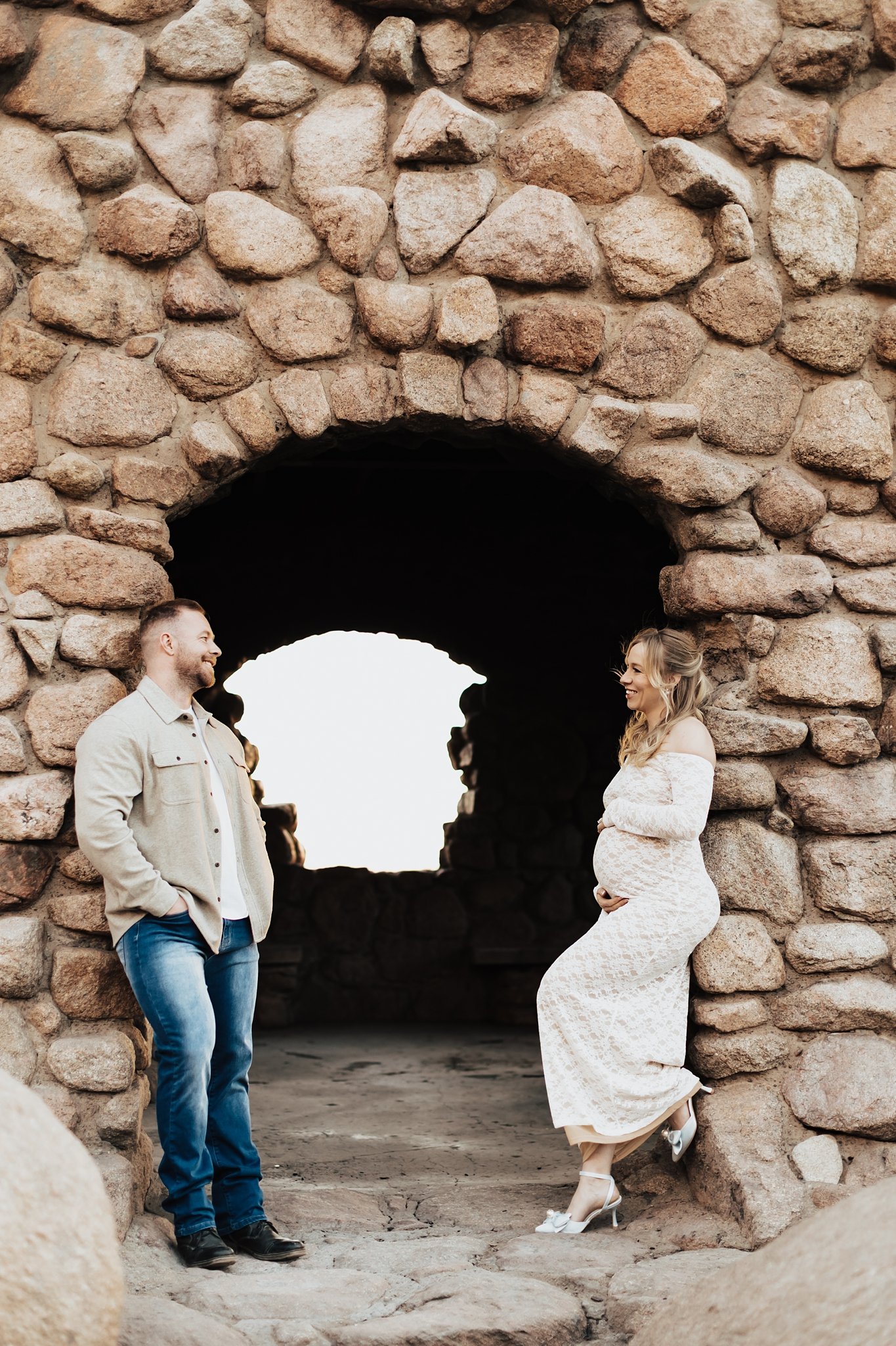Alicia+lucia+photography+-+maternity+portraits+-+desert+portraits+-+new+mexico+wedding_0025.jpg