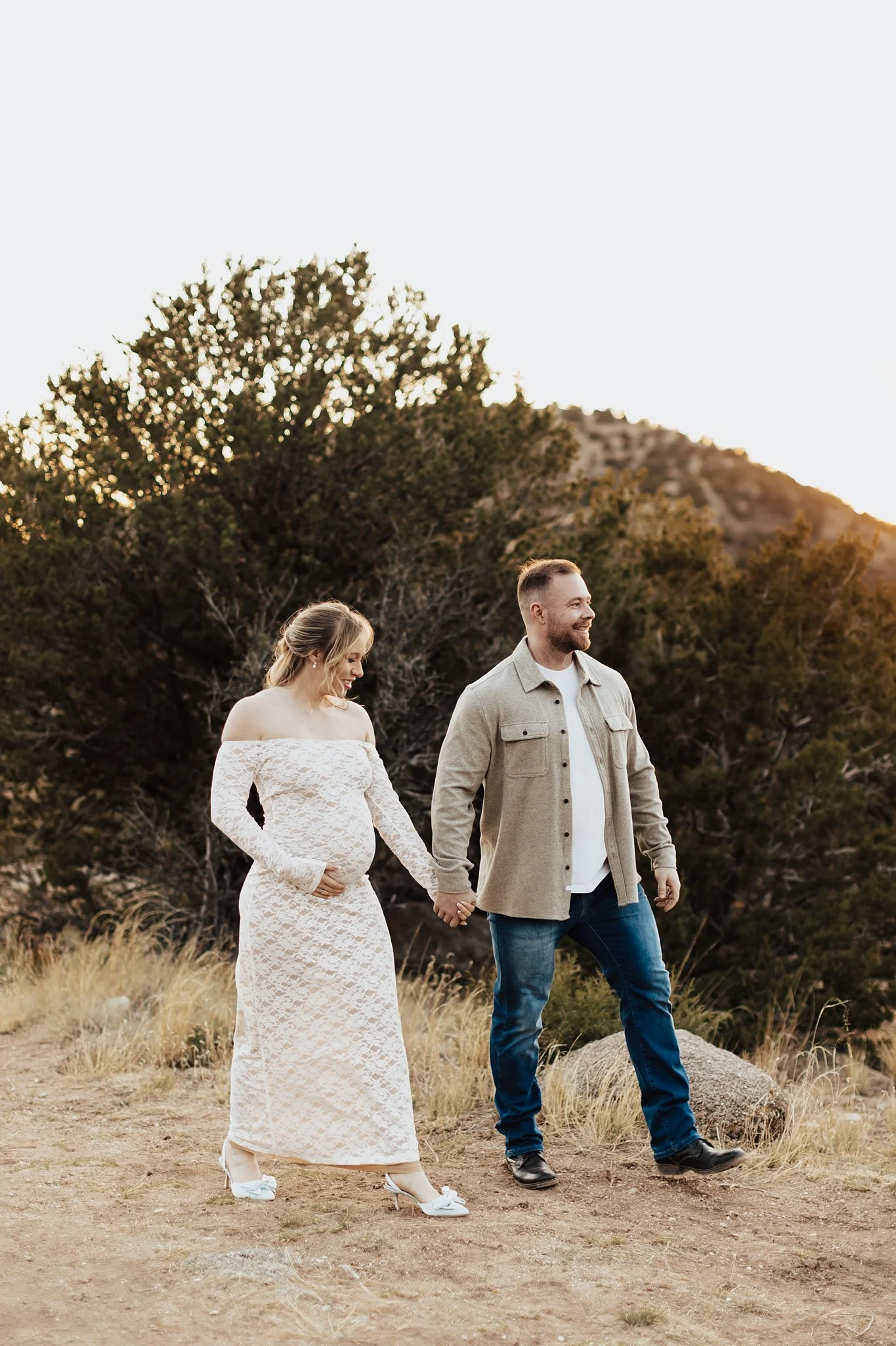 Alicia+lucia+photography+-+maternity+portraits+-+desert+portraits+-+new+mexico+wedding_0032.jpg