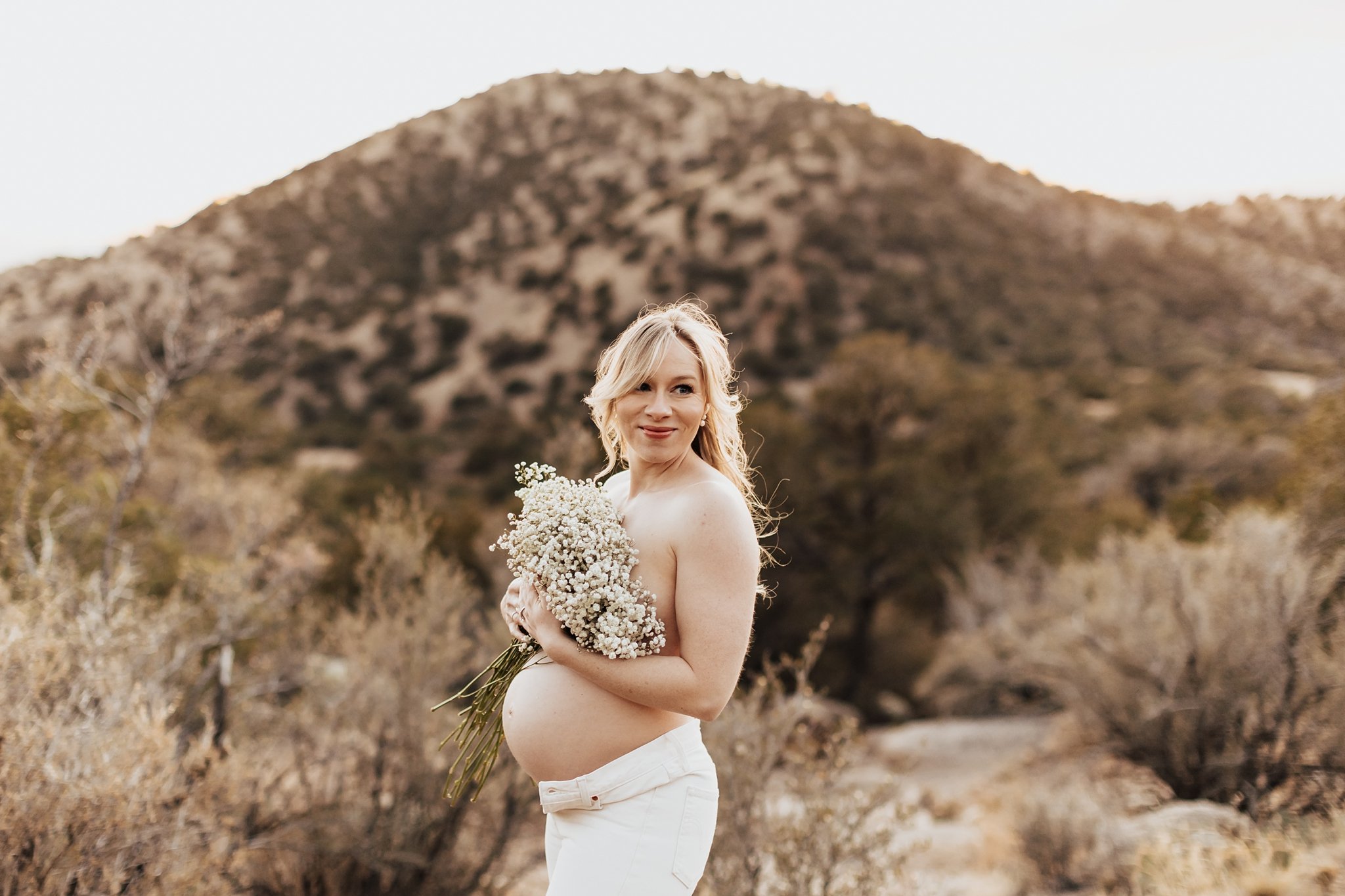 Alicia+lucia+photography+-+maternity+portraits+-+desert+portraits+-+new+mexico+wedding_0058.jpg