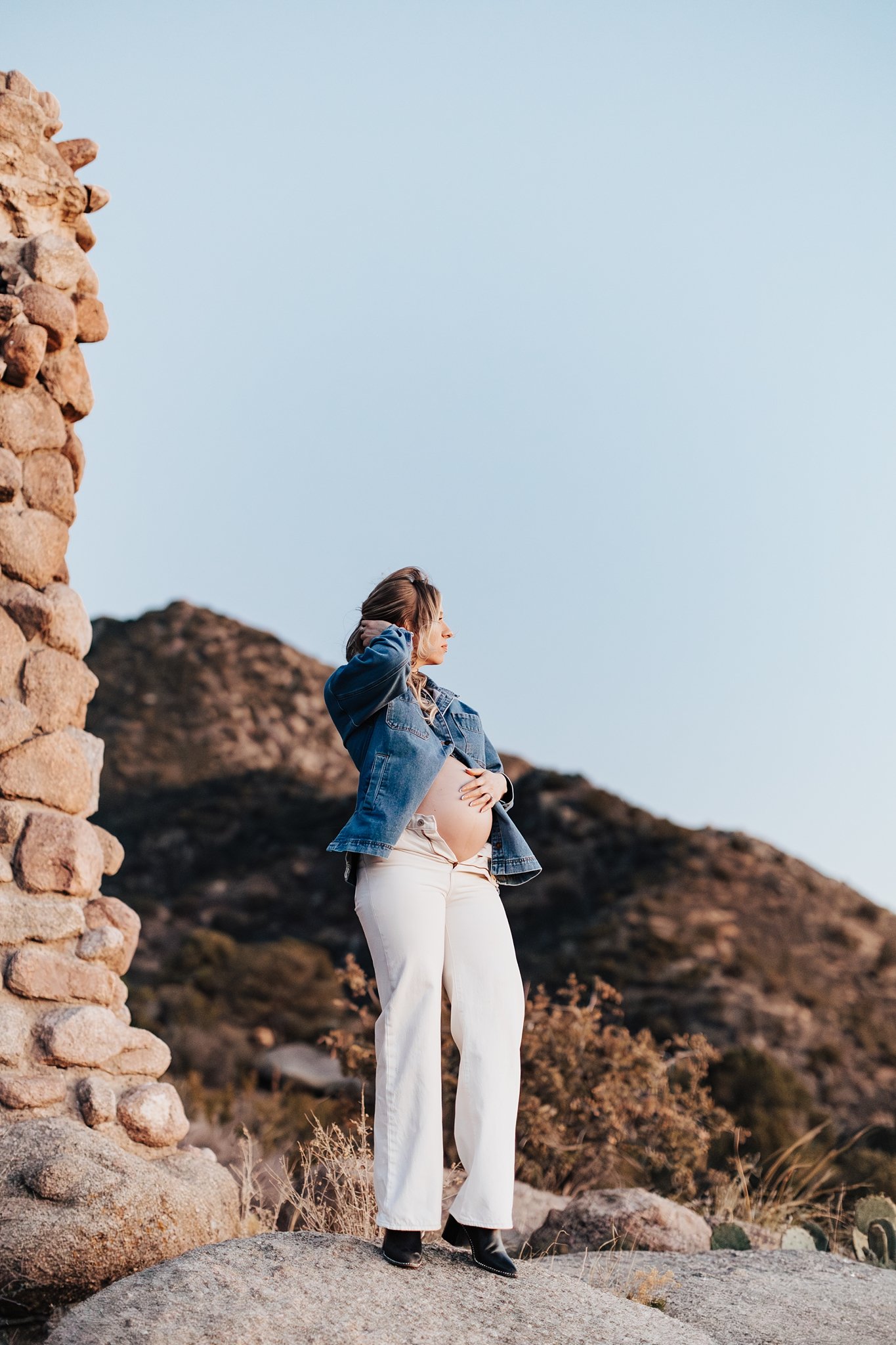 Alicia+lucia+photography+-+maternity+portraits+-+desert+portraits+-+new+mexico+wedding_0074.jpg