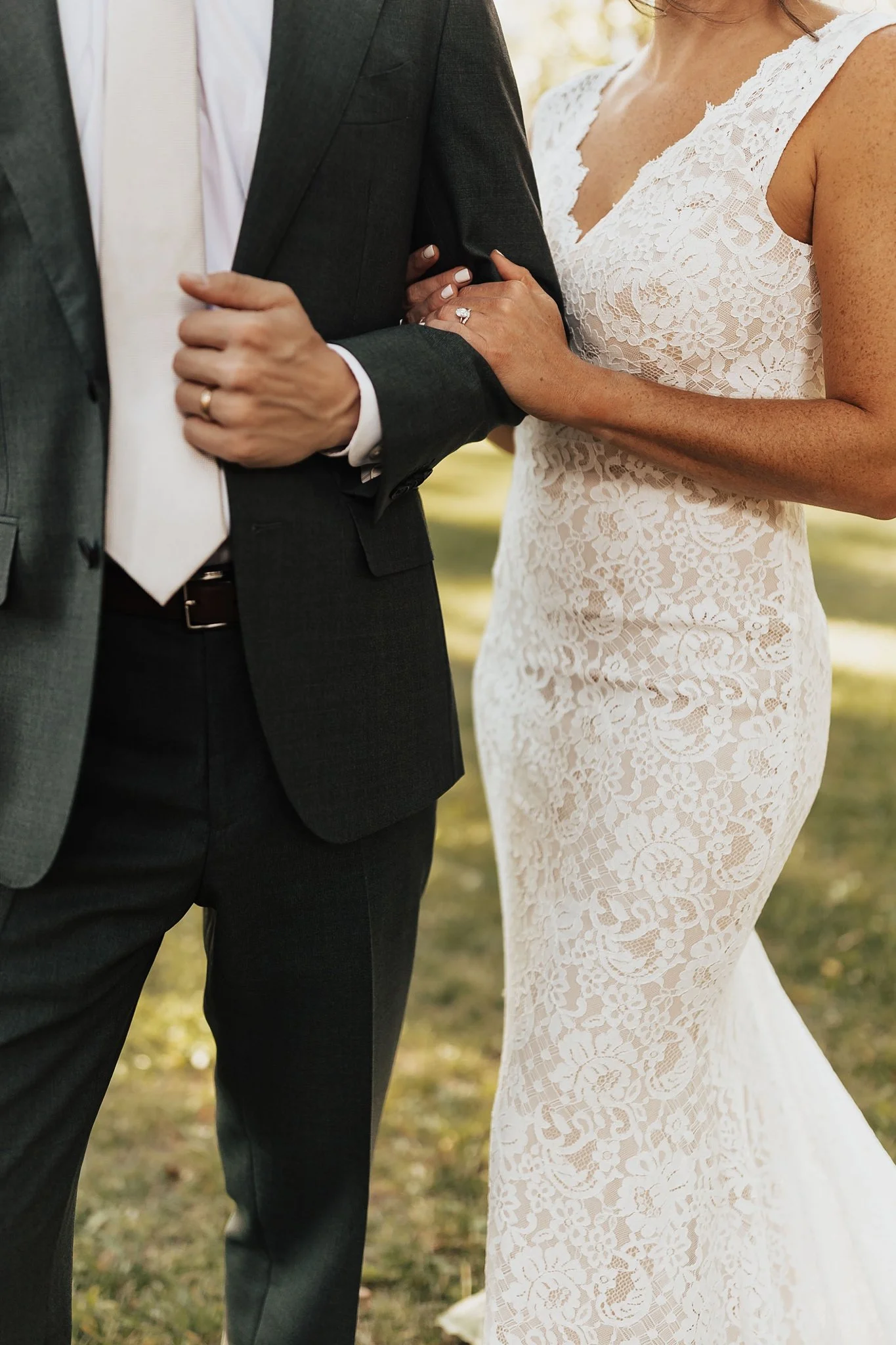 Alicia+lucia+photography+-+groom+style+-+destination+wedding+-+southwest+wedding_0018.jpg