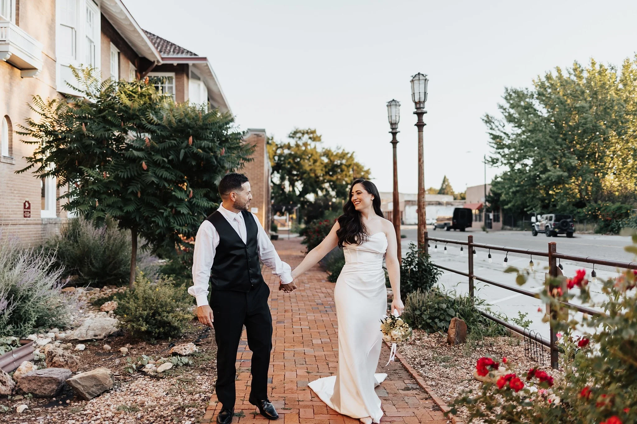 Alicia+lucia+photography+-+groom+style+-+destination+wedding+-+southwest+wedding_0028.jpg
