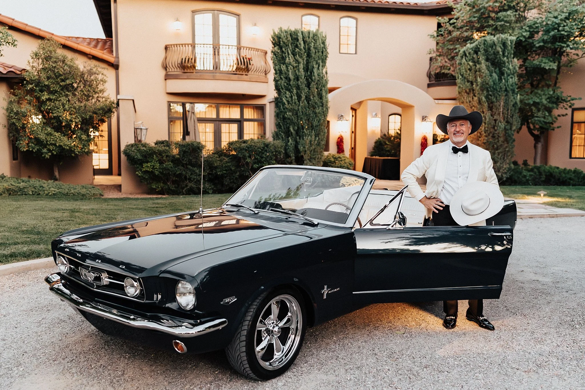 Alicia+lucia+photography+-+groom+style+-+destination+wedding+-+southwest+wedding_0032.jpg
