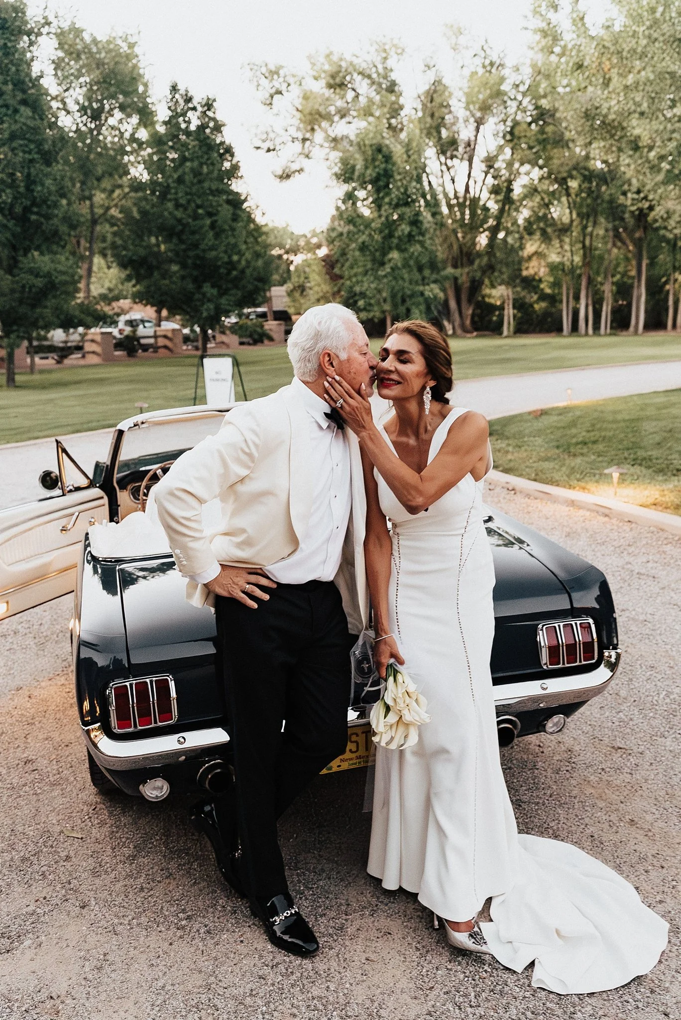 Alicia+lucia+photography+-+groom+style+-+destination+wedding+-+southwest+wedding_0035.jpg