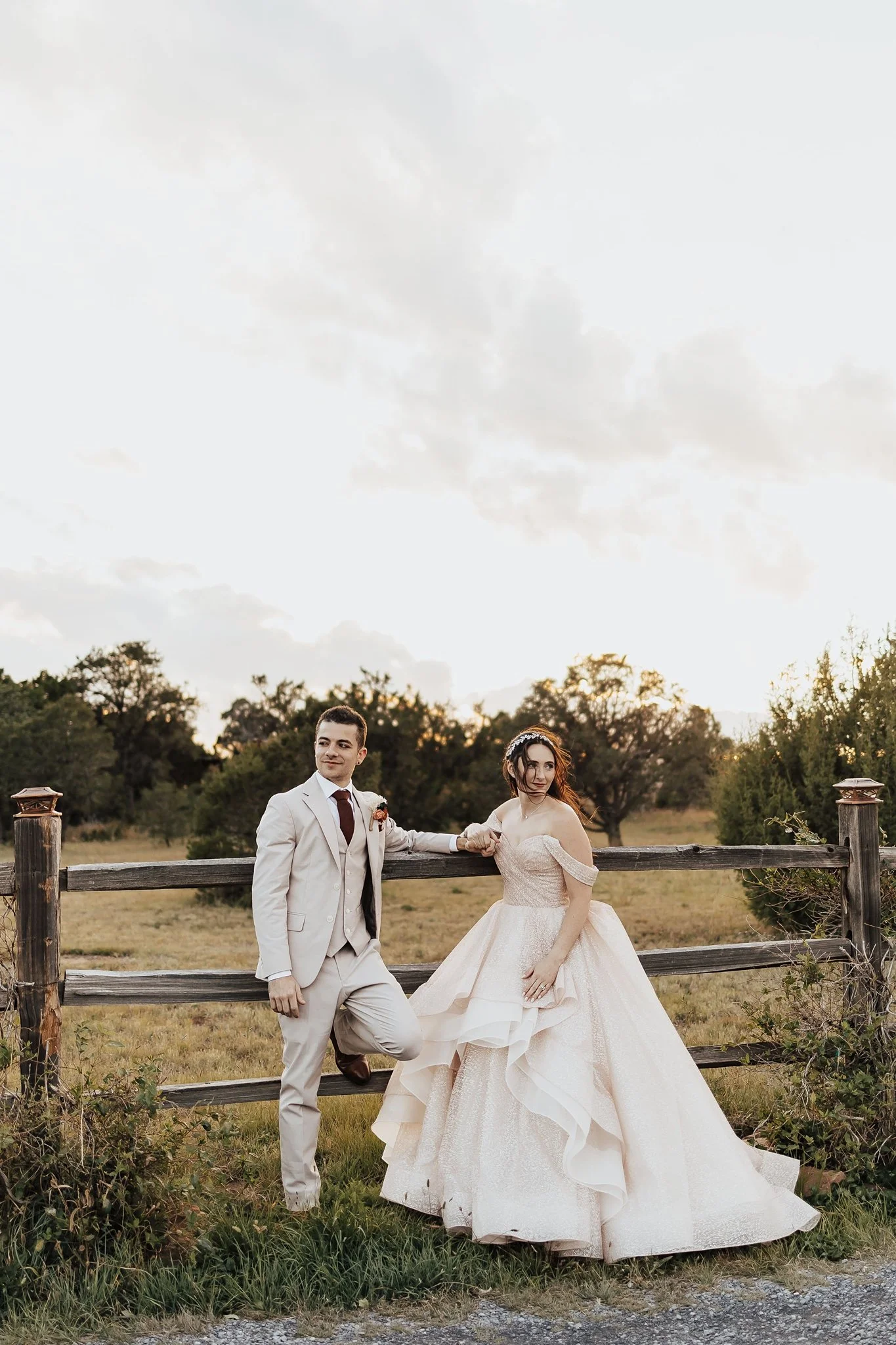 Alicia+lucia+photography+-+groom+style+-+destination+wedding+-+southwest+wedding_0068.jpg