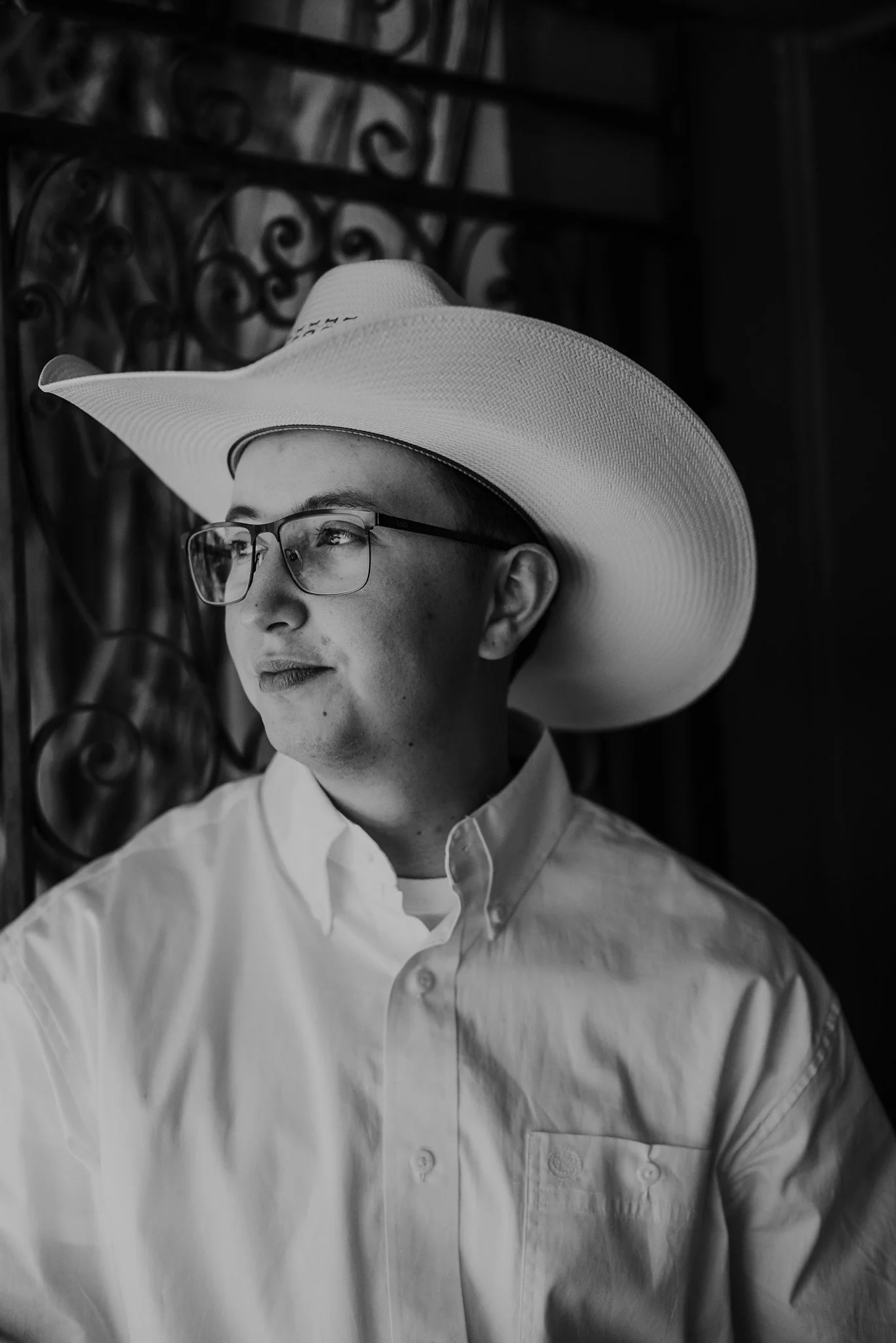 Alicia+lucia+photography+-+groom+style+-+destination+wedding+-+southwest+wedding_0083.jpg
