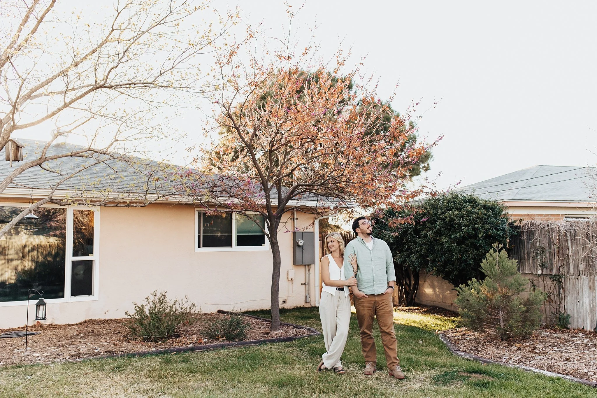 Alicia+lucia+photography+-+home+-+engagement+-+southwest+engagement+-+backyard+wedding_0008.jpg