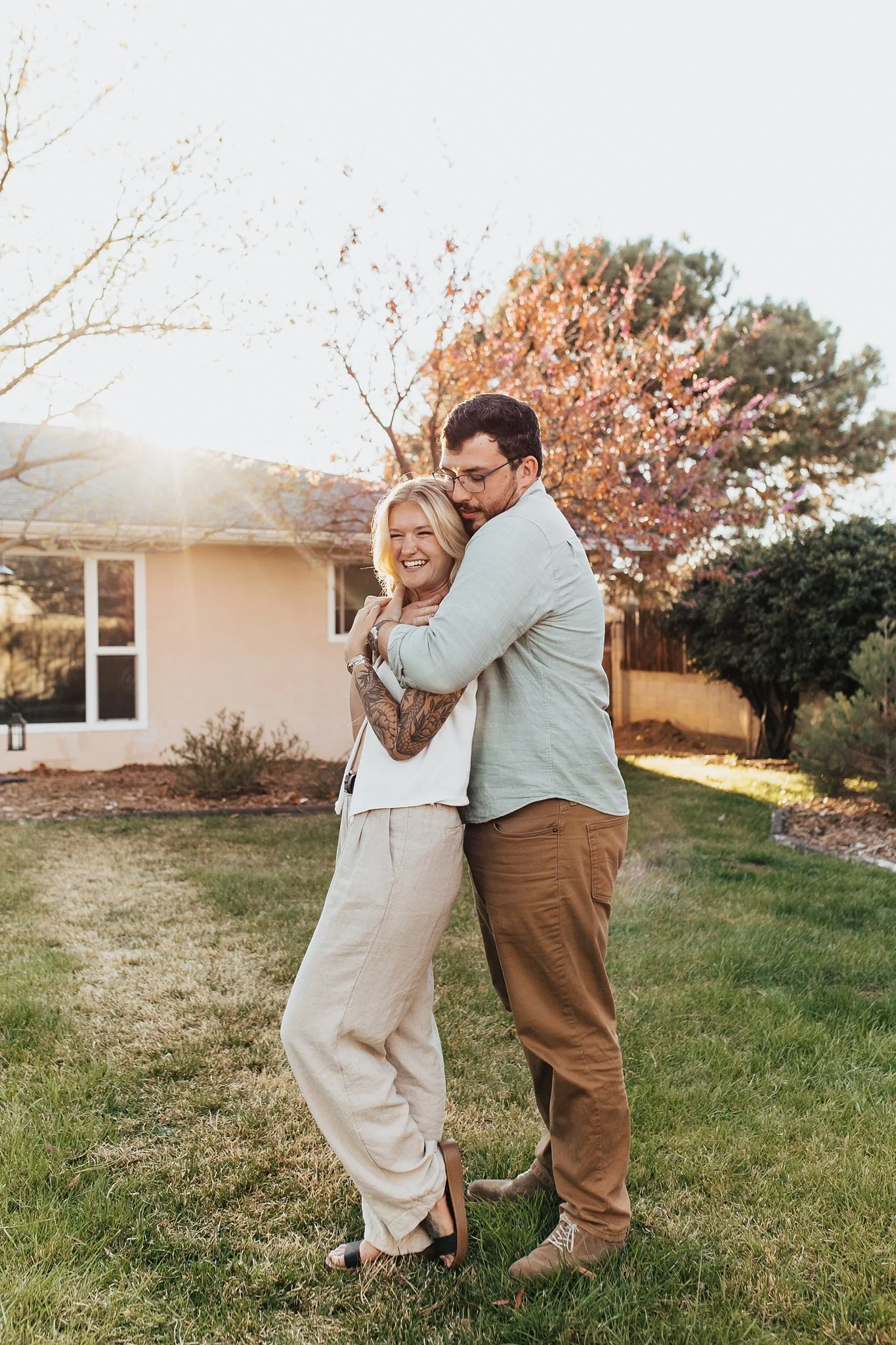 Alicia+lucia+photography+-+home+-+engagement+-+southwest+engagement+-+backyard+wedding_0014.jpg