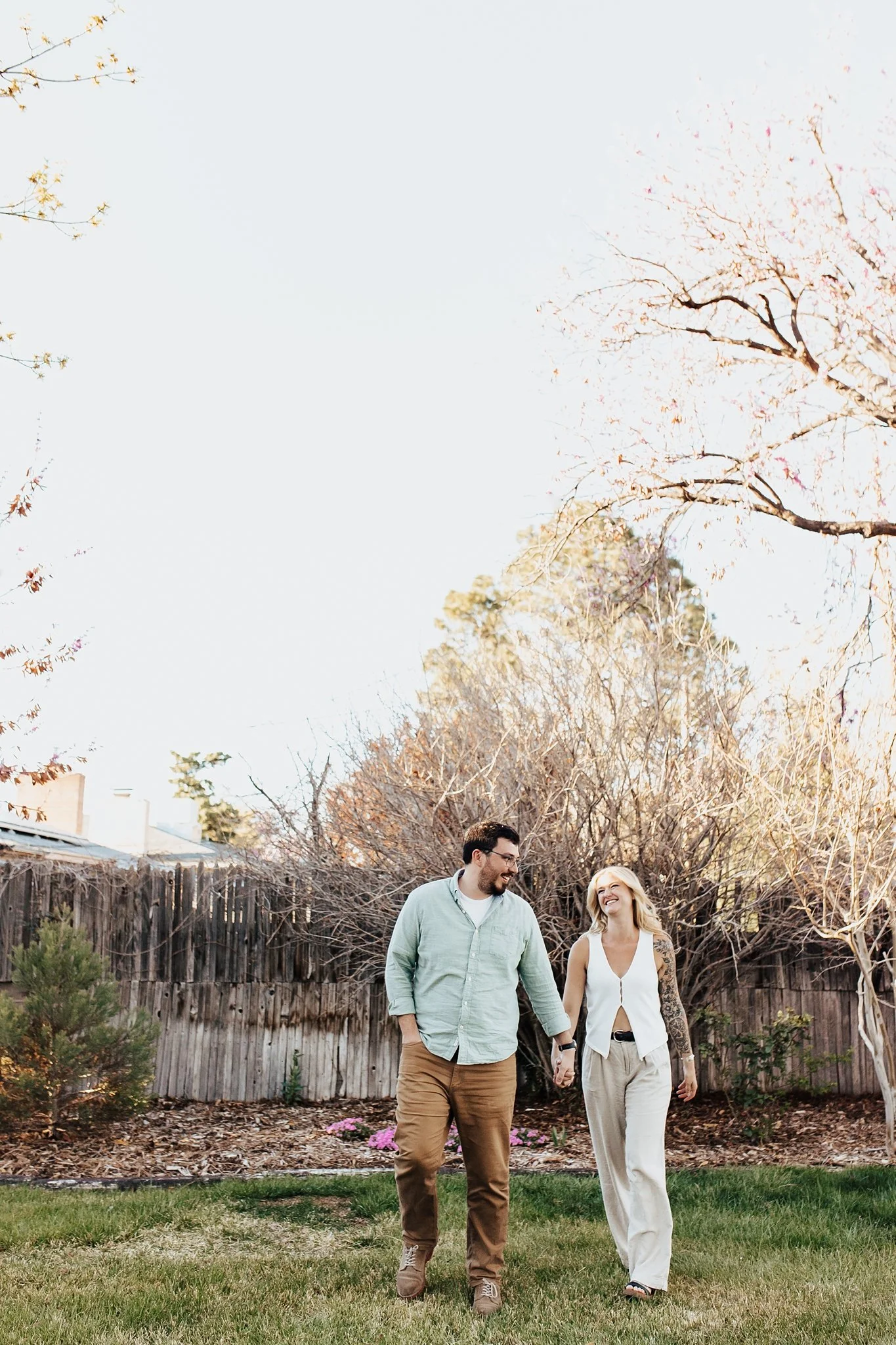 Alicia+lucia+photography+-+home+-+engagement+-+southwest+engagement+-+backyard+wedding_0019.jpg